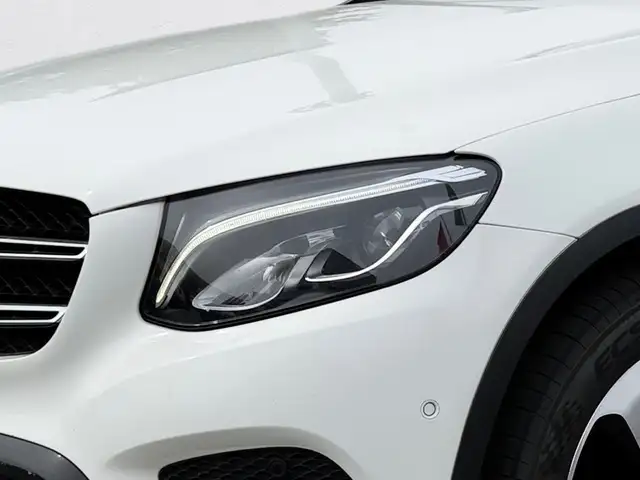 Mercedes-Benz GLC view 4