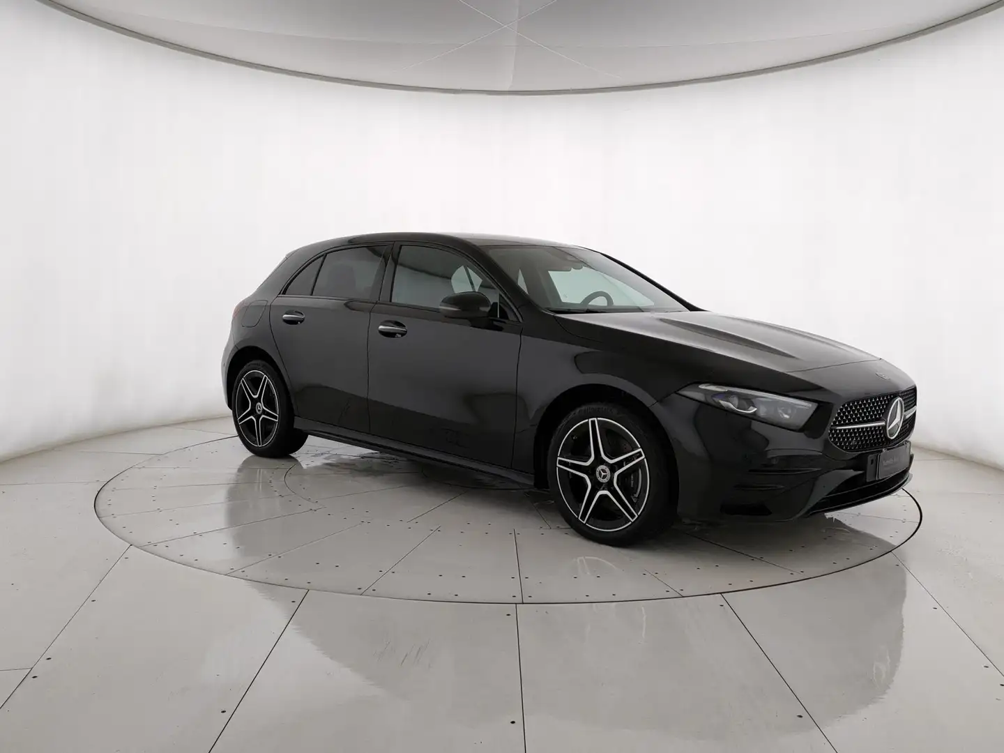 Mercedes-Benz A 250 A 250 e phev AMG Line Premium Plus auto crna - 1