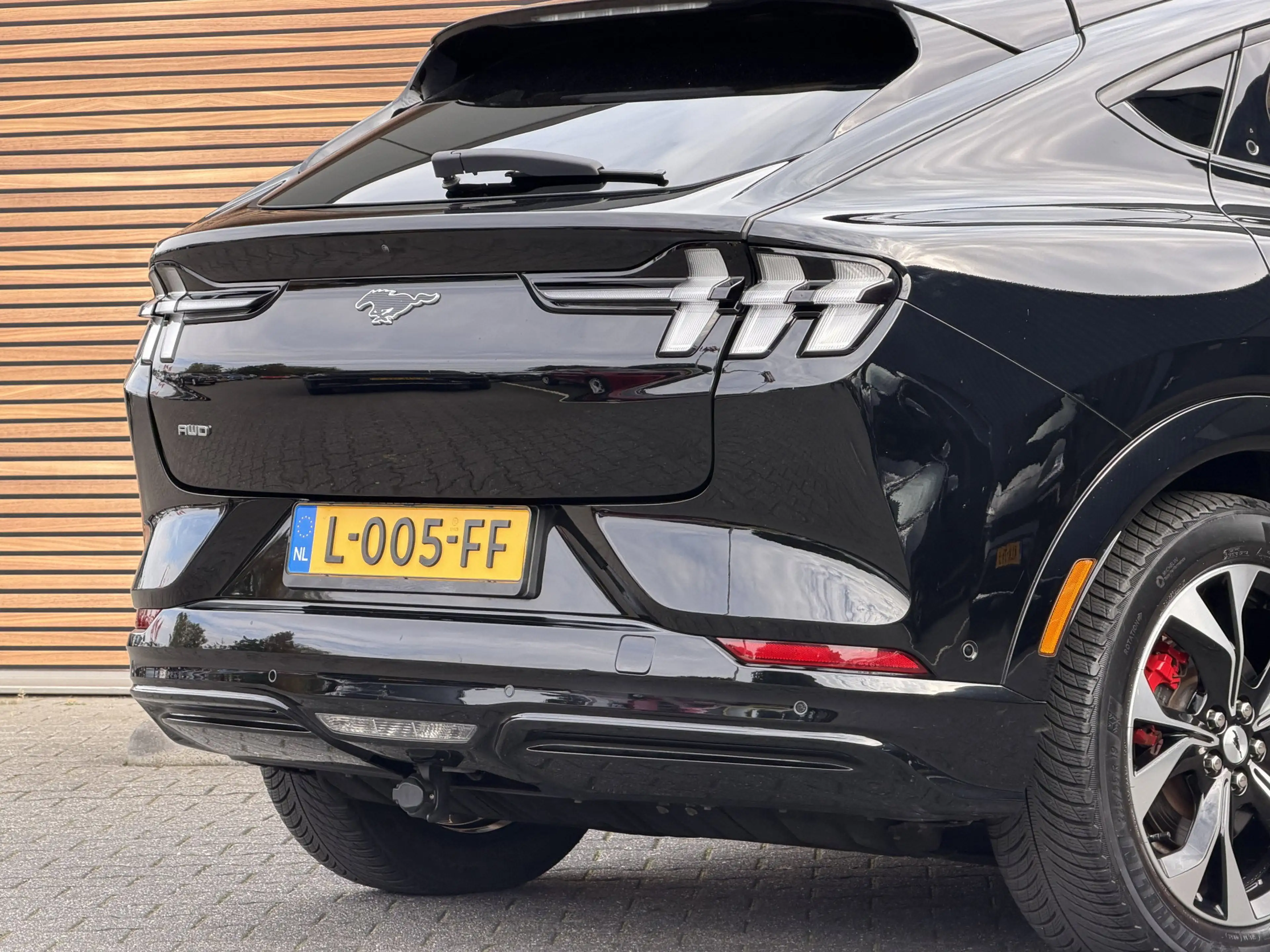 Ford Mustang Mach-E AWD 75 kWh — photo 15