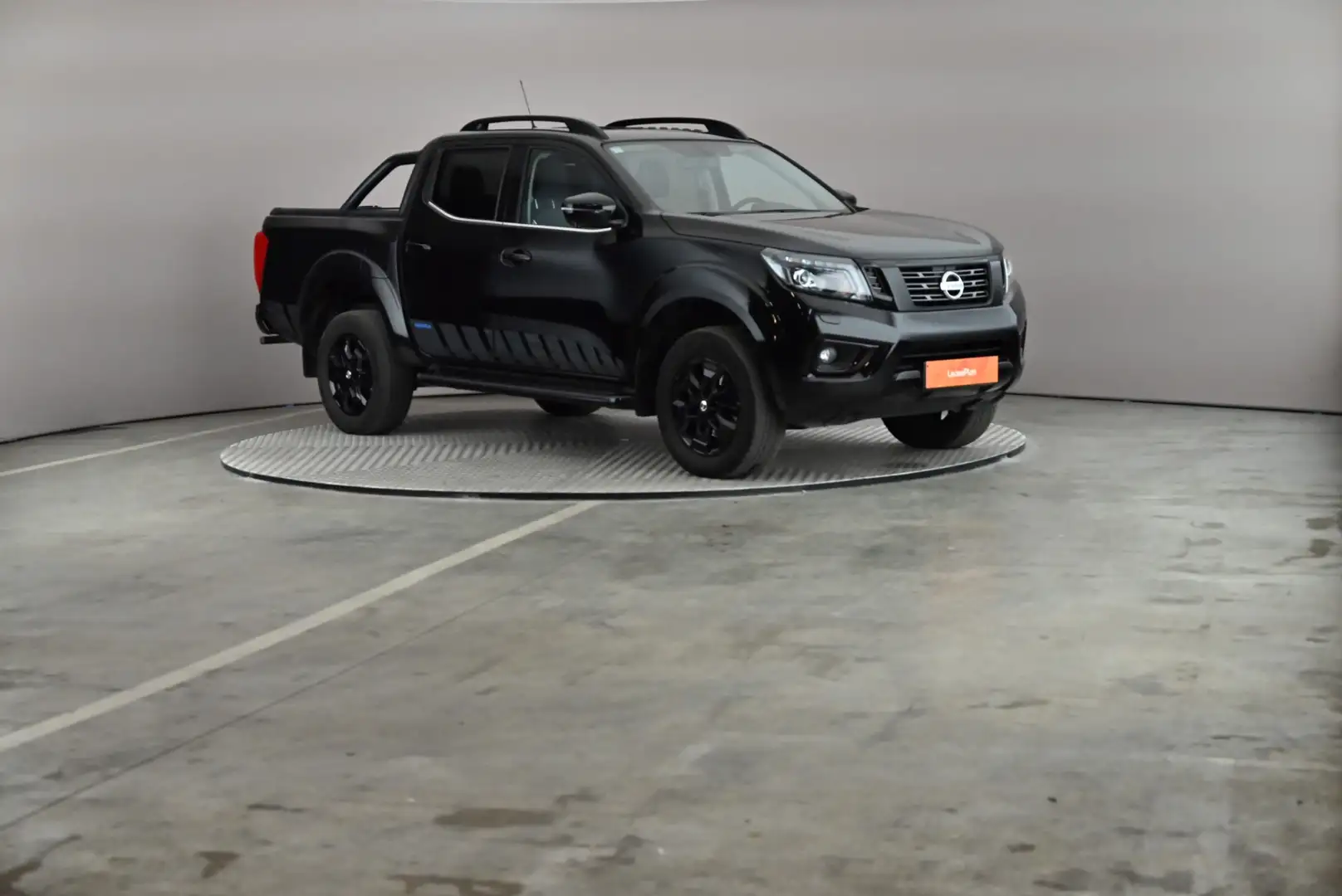 Nissan Navara DC 2.3 dCi 4WD N-Guard LEDER TREKHAAK 360°CAM Чорний - 1