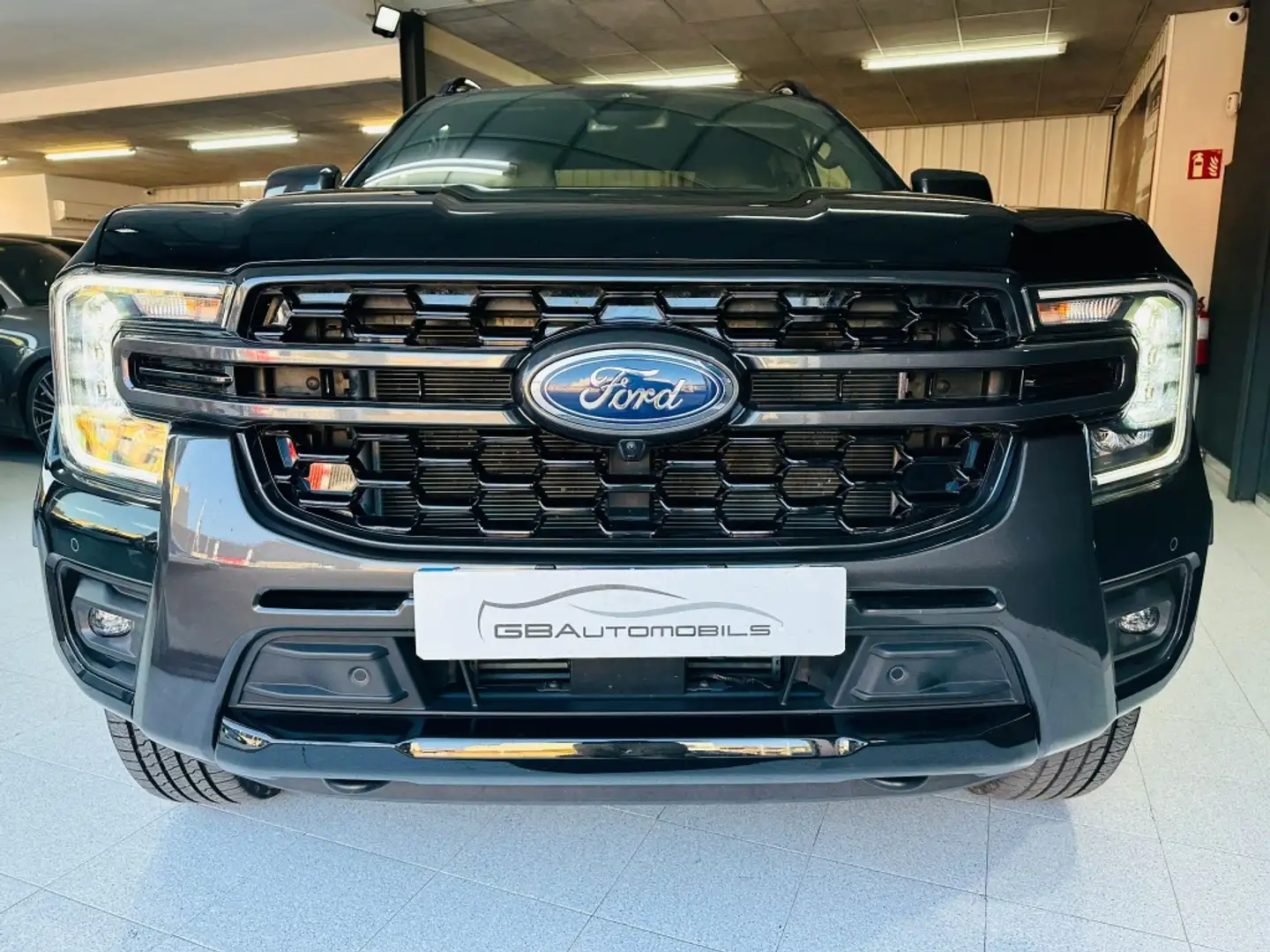 Ford Ranger Doble Cabina 2.0 EcoBlue S&S Wildtrak Aut. Zwart - 2