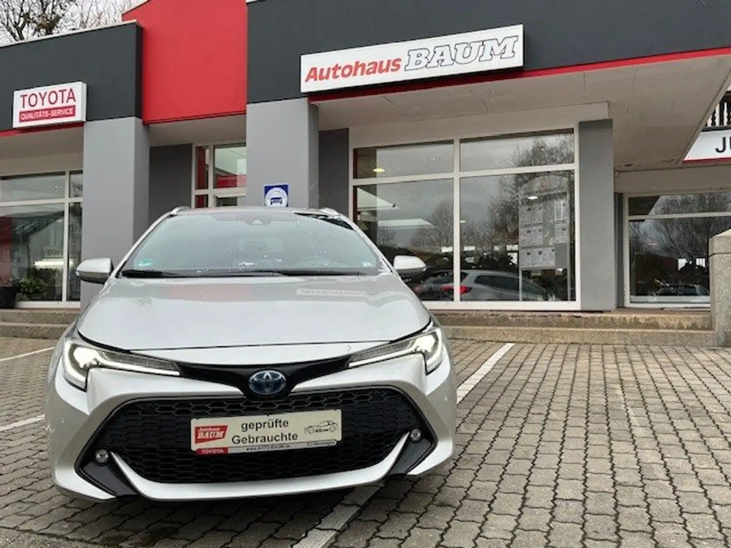 Toyota Corolla 2,0 TS HV "Team D", AHK, SHZ, TWW, Lenkrad bzb Silber - 1