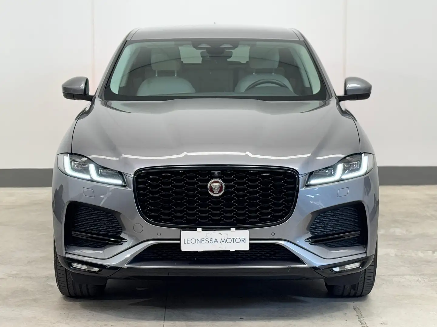 Jaguar F-Pace 2.0d i4 mhev awd 163cv auto Gris - 2