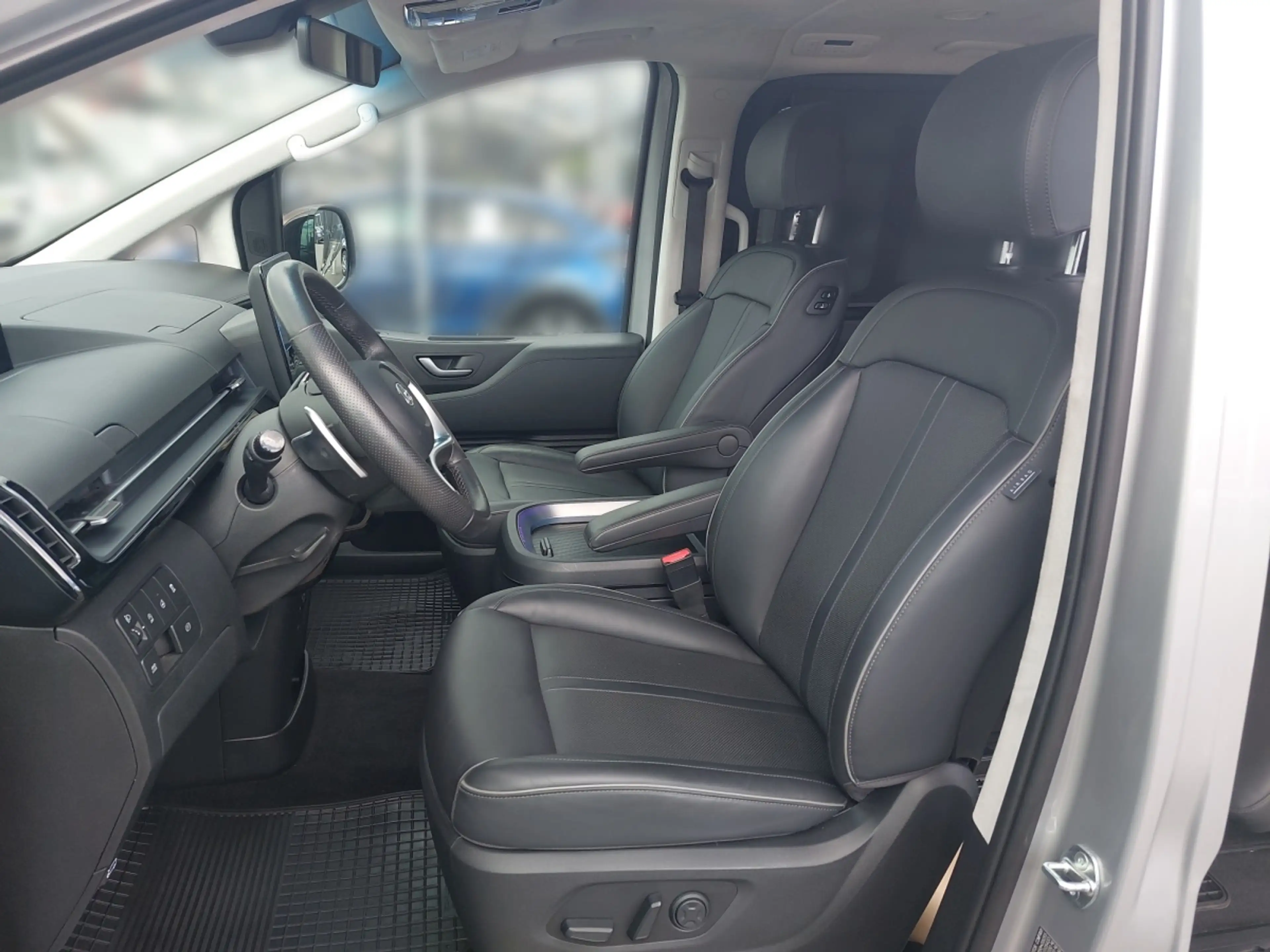 Hyundai STARIA Bus Luxury Line 2.2 CRDi 4WD AT 130Kw 177PS — photo 5