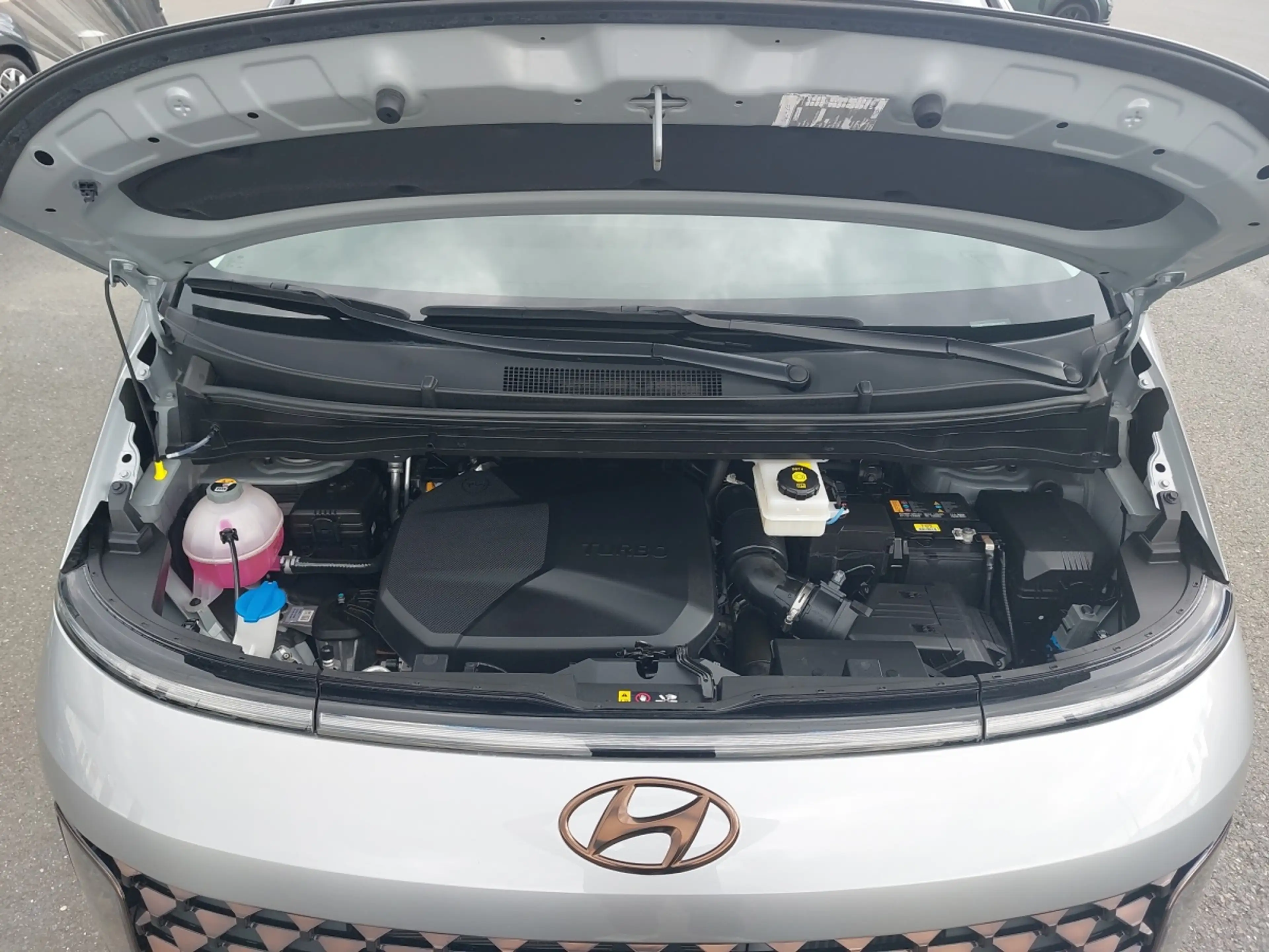Hyundai STARIA Bus Luxury Line 2.2 CRDi 4WD AT 130Kw 177PS — photo 19
