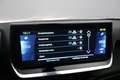 Peugeot e-2008 EV GT Pack 50 kWh 3 Fase SOH 91.5% | Panoramadak | Wit - thumbnail 14