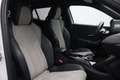 Peugeot e-2008 EV GT Pack 50 kWh 3 Fase SOH 91.5% | Panoramadak | Wit - thumbnail 24