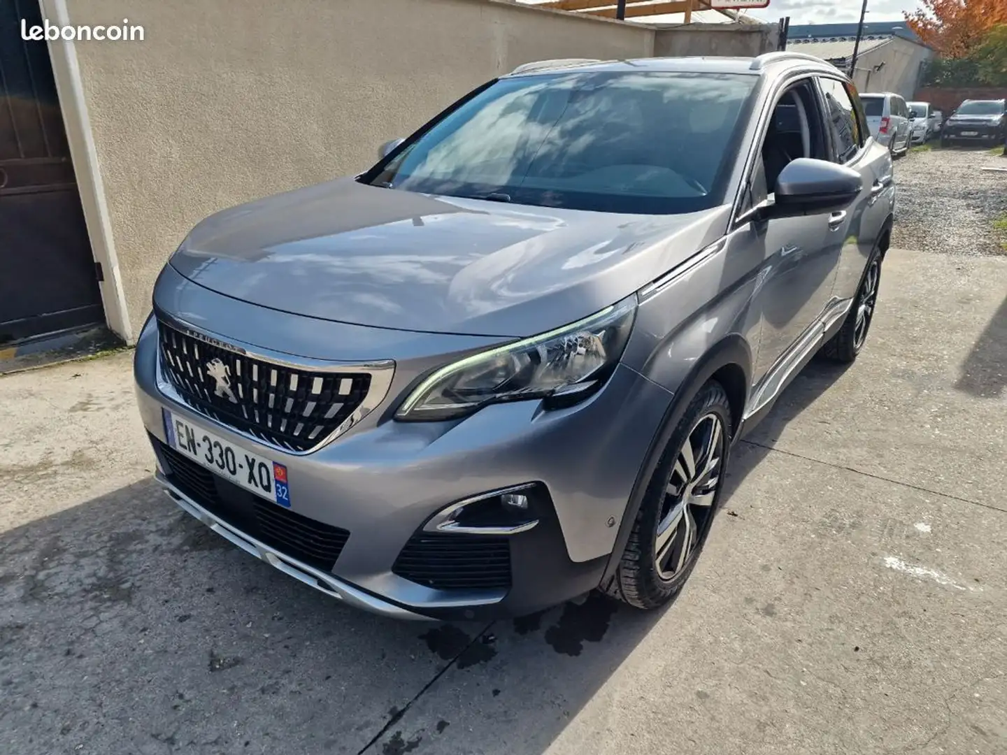 Peugeot 3008 1.2 ESSENCE 130ch allure garantie 12-mois Gris - 1