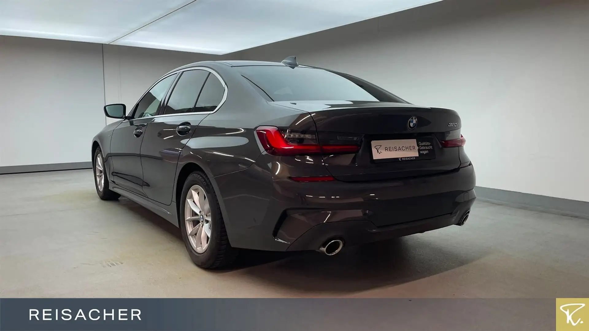 BMW 320 i A Lim M-Sport,AHK,Leder,ACC,HUD,LCProf Grau - 2