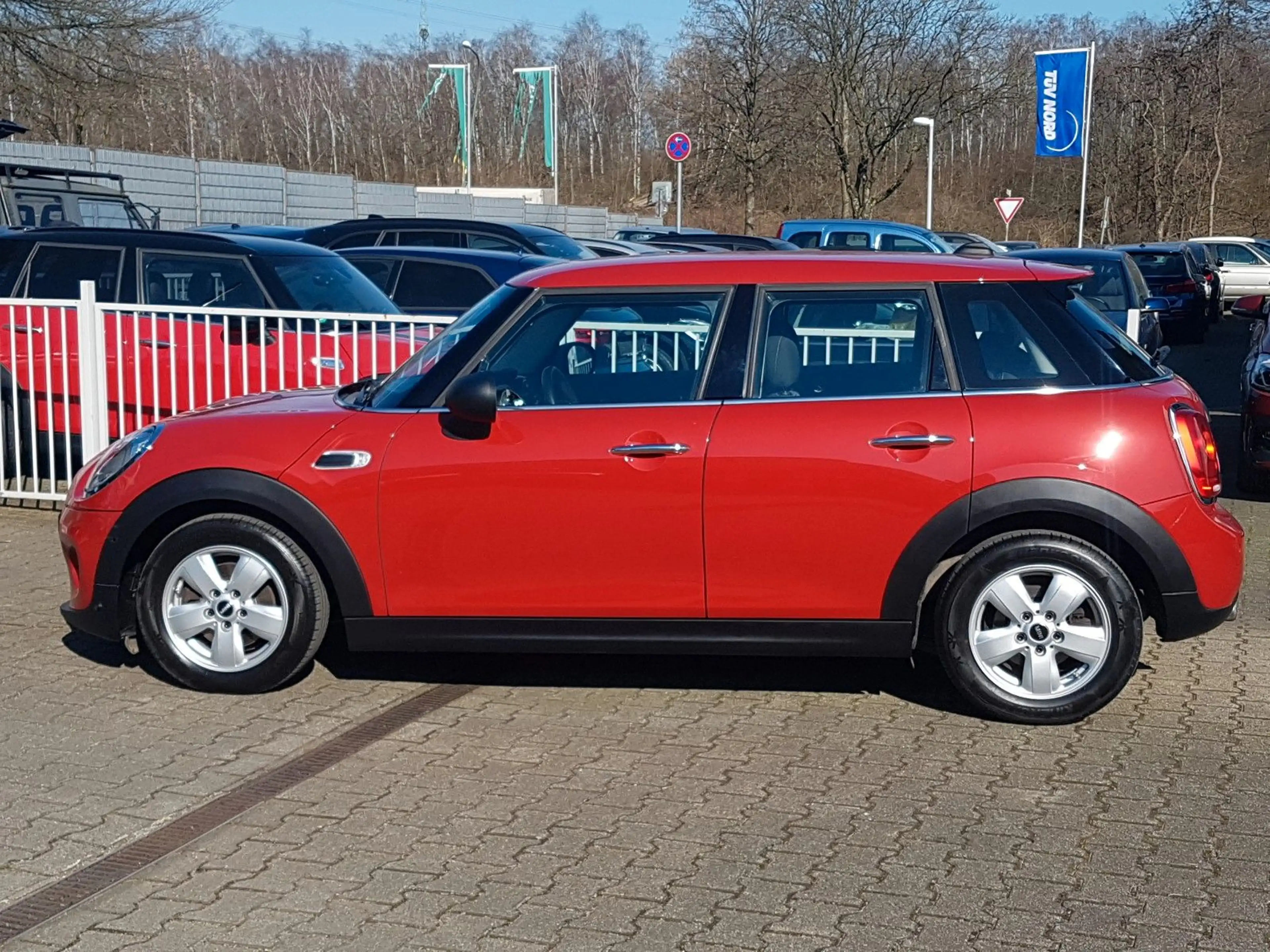 MINI One D Salt 5-türer Navi Sitzheizung Alu 1.Hand — photo 3