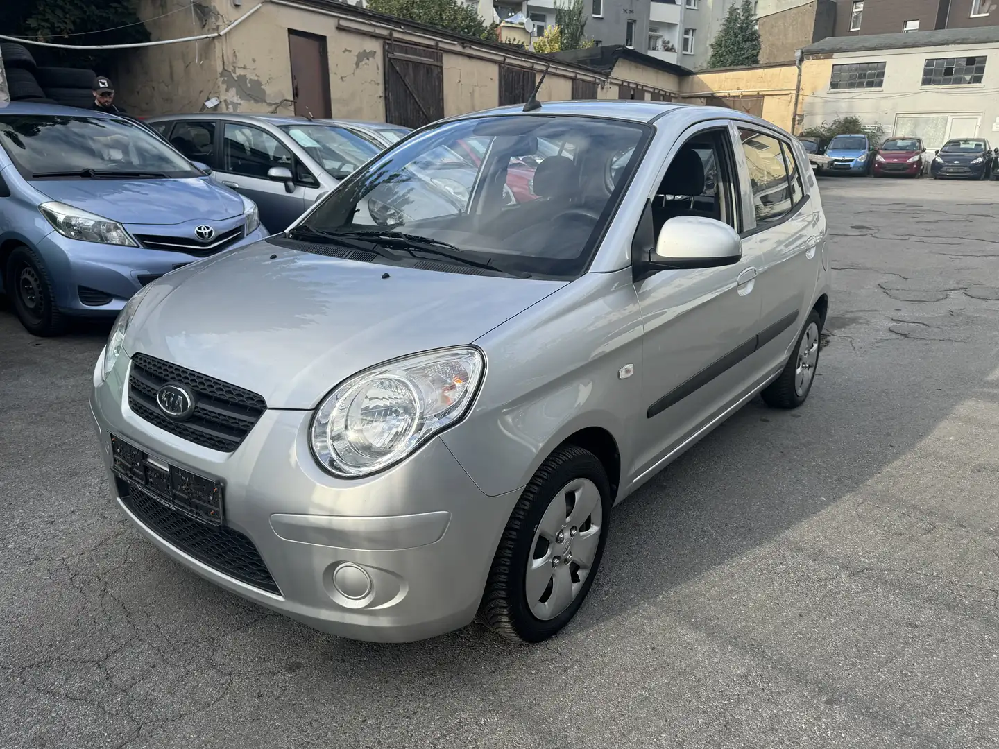 Kia Picanto Picanto 1.1*Klimaanl.*Servolenkung*Euro5*Allwetter Silber - 1