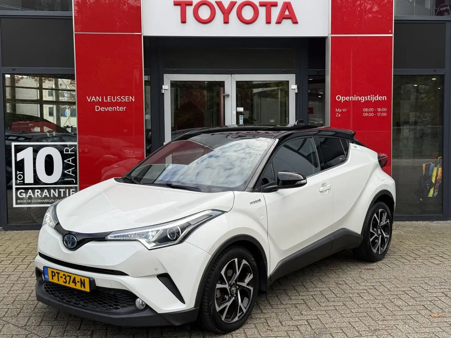 Toyota C-HR 1.8 HYBRID BI-TONE AD-CRUISE CAMERA STOELVERWARMIN Blanc - 1