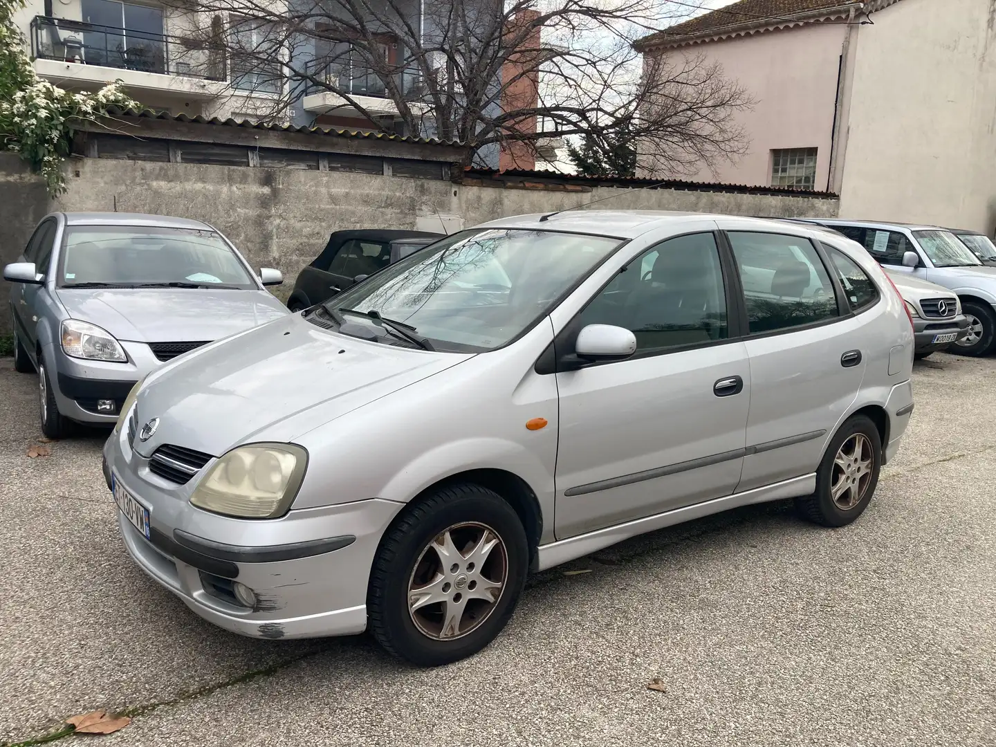 Nissan Almera Tino Tino 2.2 dCi - 112 Acenta Plateado - 1