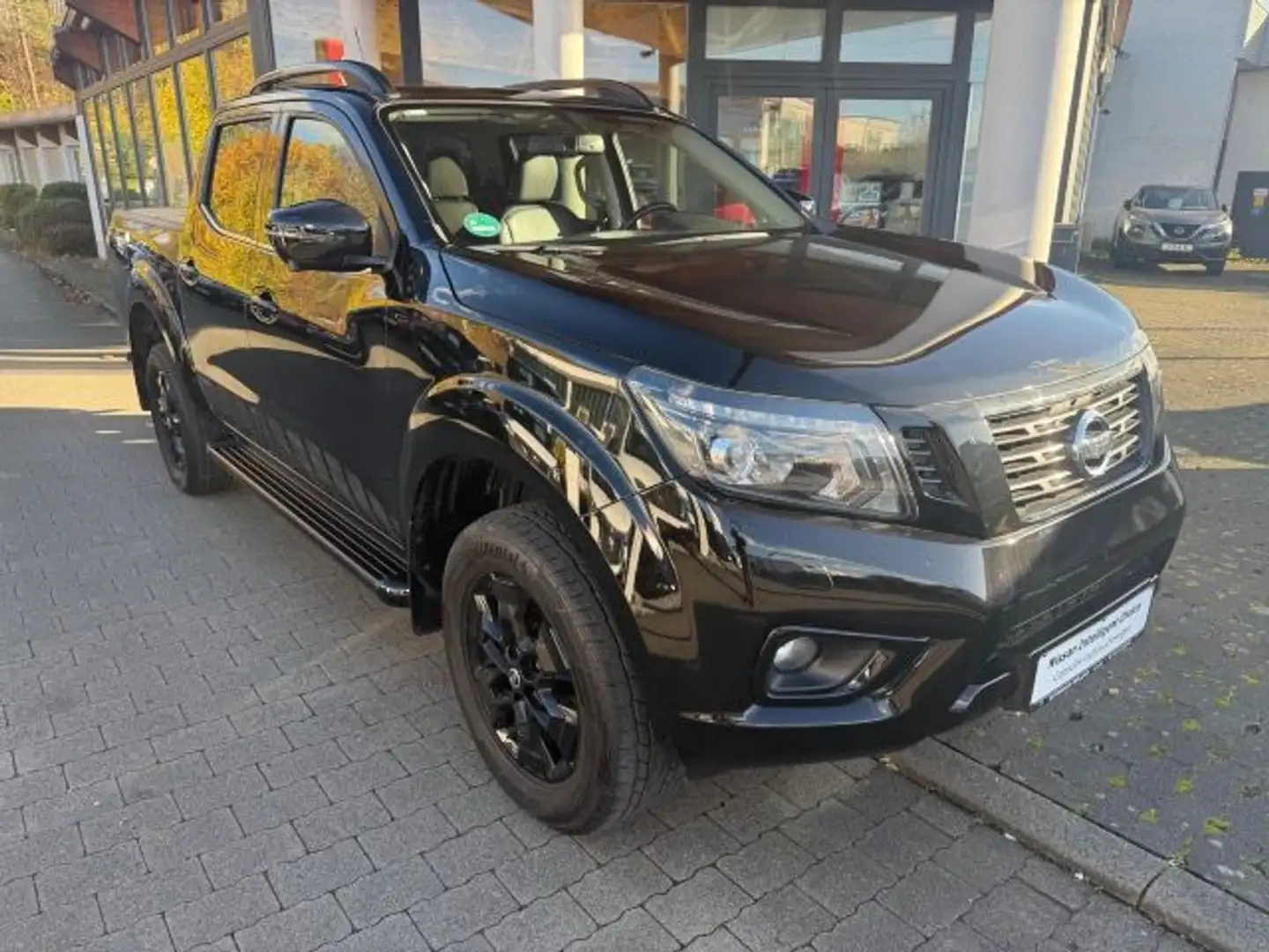 Nissan Navara 4x4 2.3dCi N-Guard 360°Kamera,Keyless,LED Fekete - 1