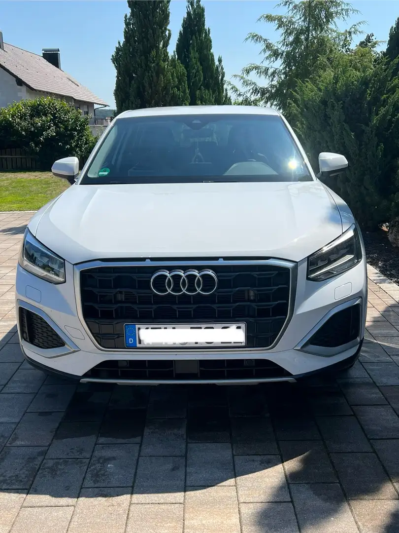 Audi Q2 30 TFSI advanced Weiß - 1