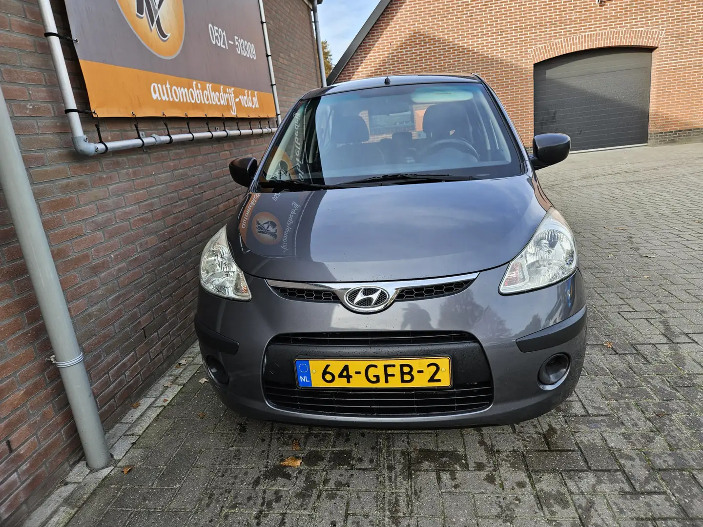 Hyundai i10 1.1 Active Cool Grau - 2