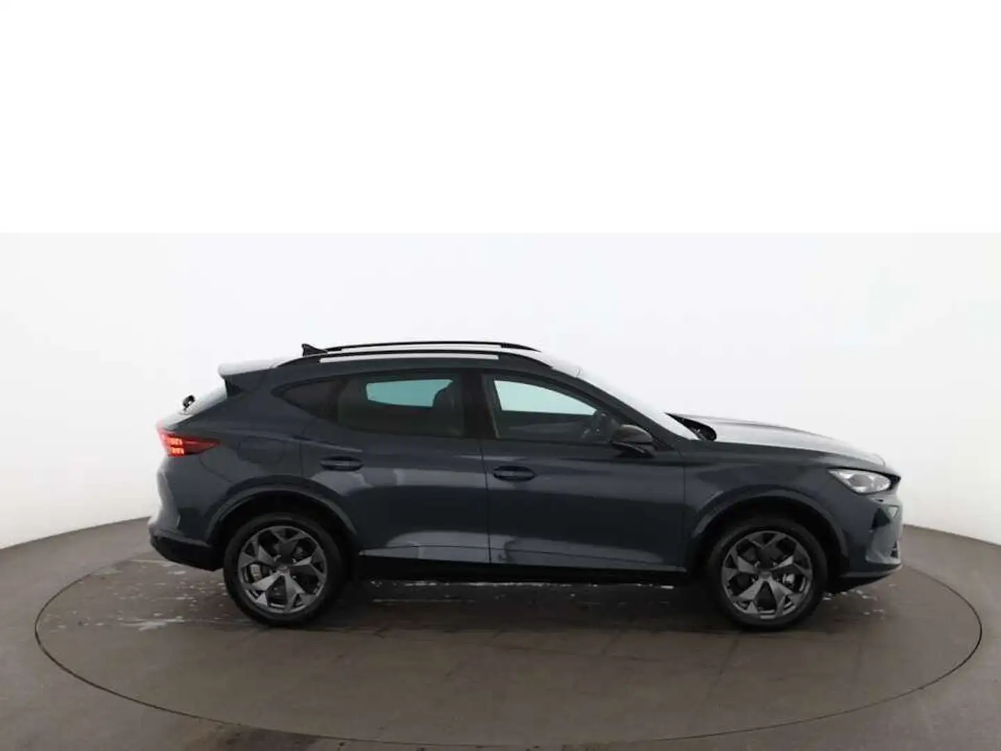 CUPRA Formentor 1.5 eTSI Aut LED RADAR R-CAM SITZHZG Blau - 2