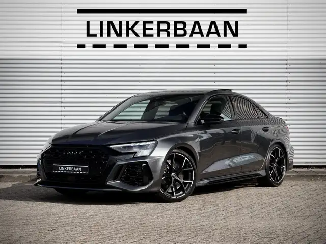 Audi RS3 2.5 TFSI Limousine Quattro 400pk | Dealer onderhou