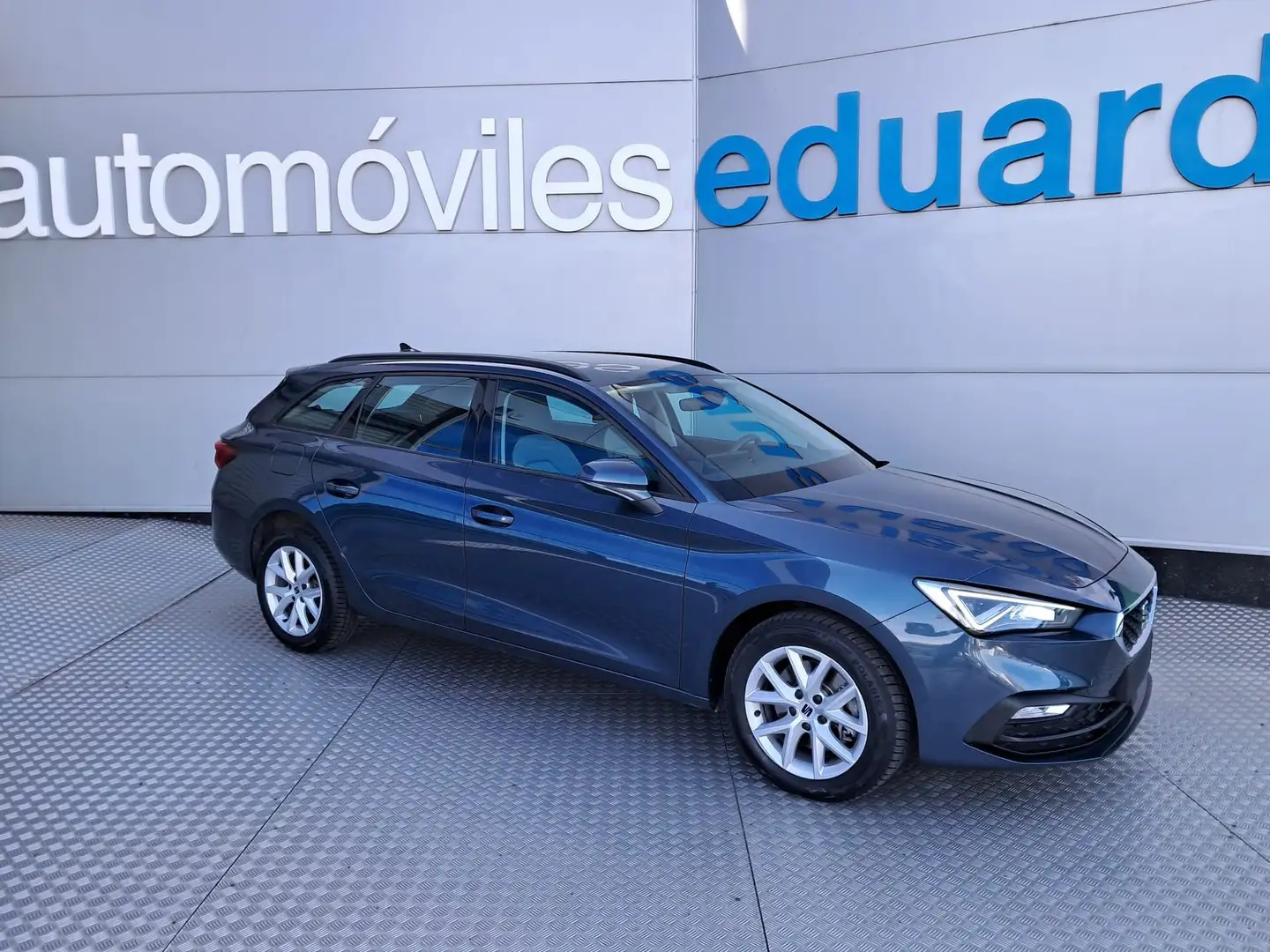 SEAT Leon ST 2.0TDI CR S&S Style XS DSG-7 150 Gris - 1