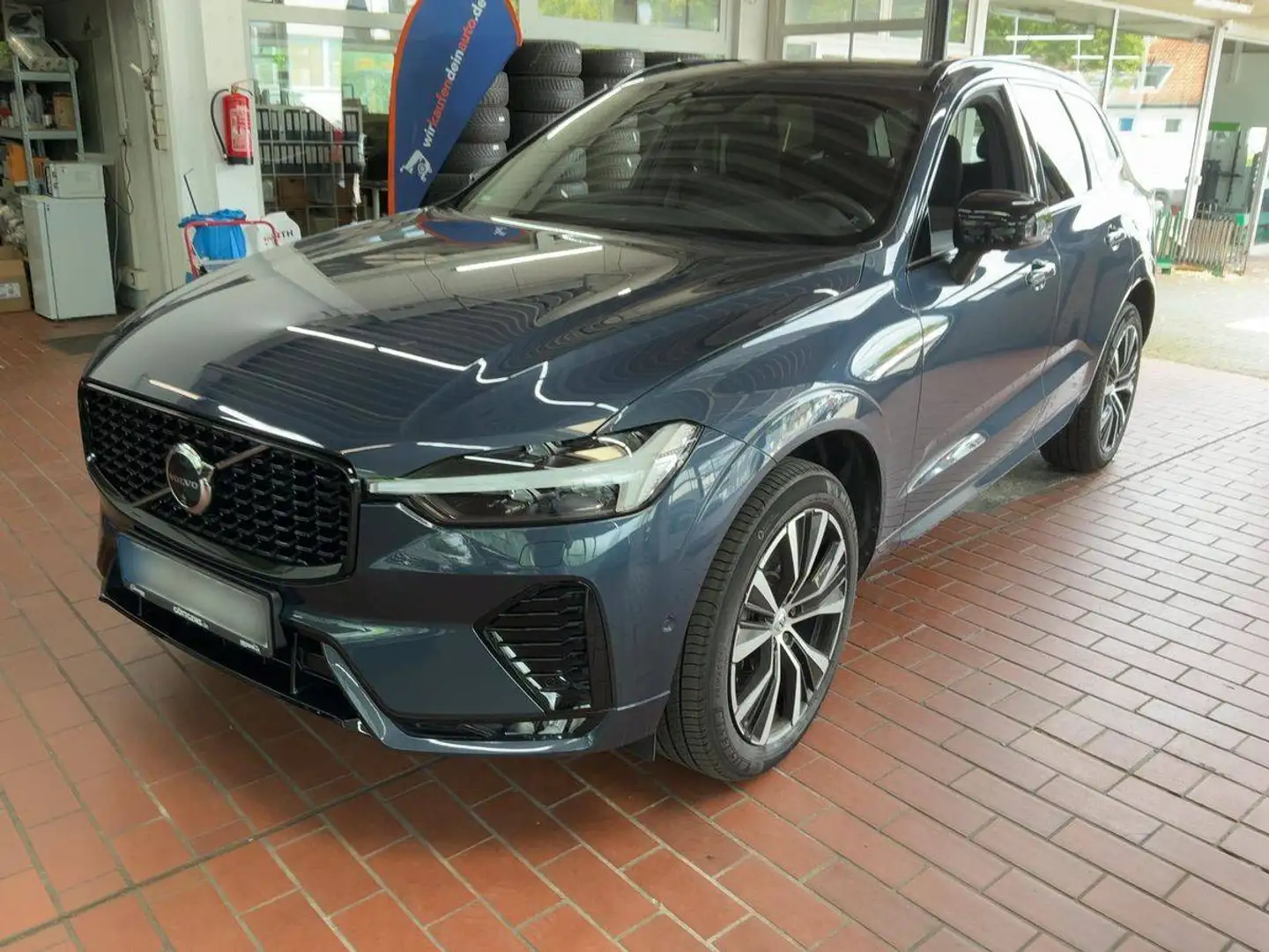 Volvo XC60 XC60 2.0 B4 Mild-Hybrid Plus Dark 2WD Blau - 1