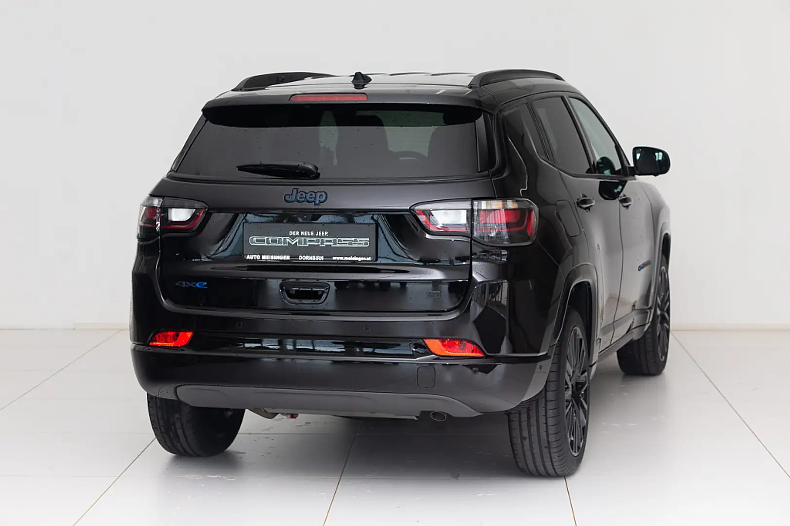 Jeep Compass 1.3 PHEV S 240 PS AT 4xe Schwarz - 2