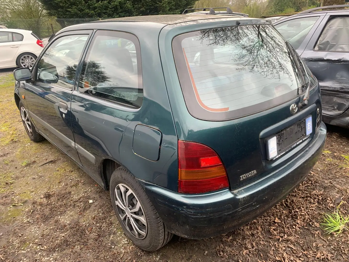 Toyota Starlet 1.3i 16v XS Gris - 2