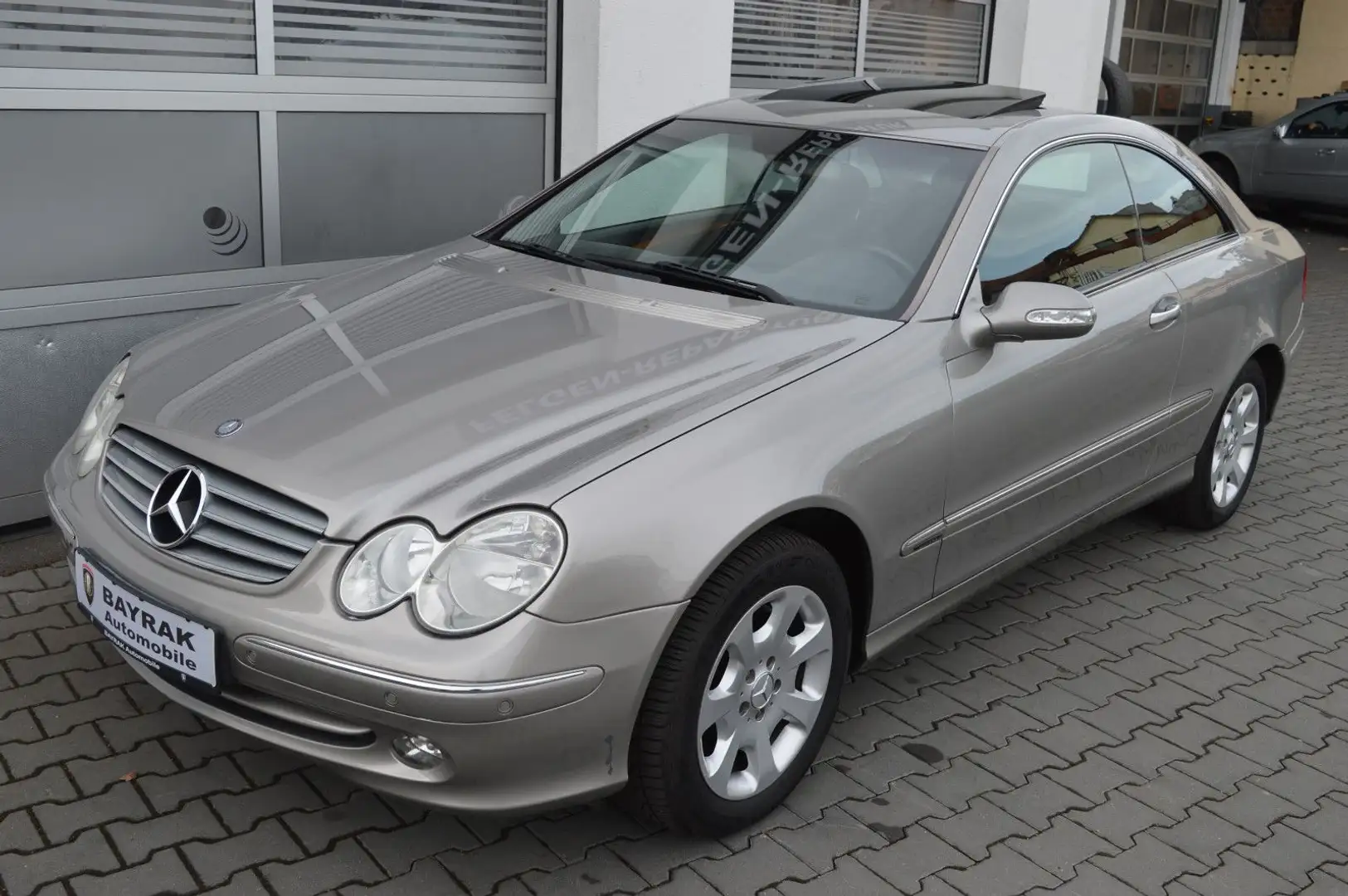 Mercedes-Benz CLK 200 K Coupe*NAVI*SHD*Automatik*Parktronik* Silber - 1