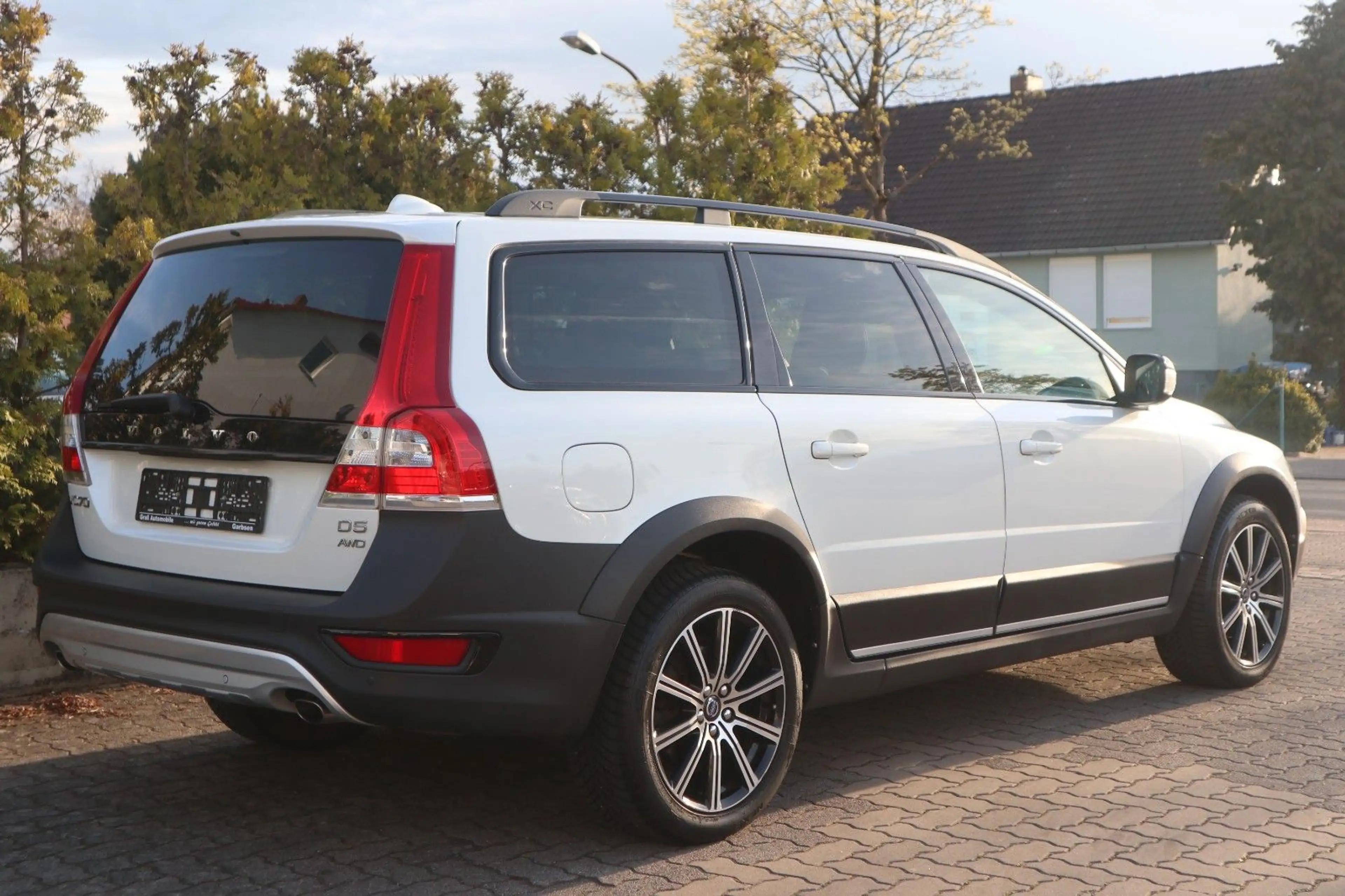 Volvo XC70 D5 AWD Linje Svart (DE/2.Hd/Unfallfrei/SH) — photo 4