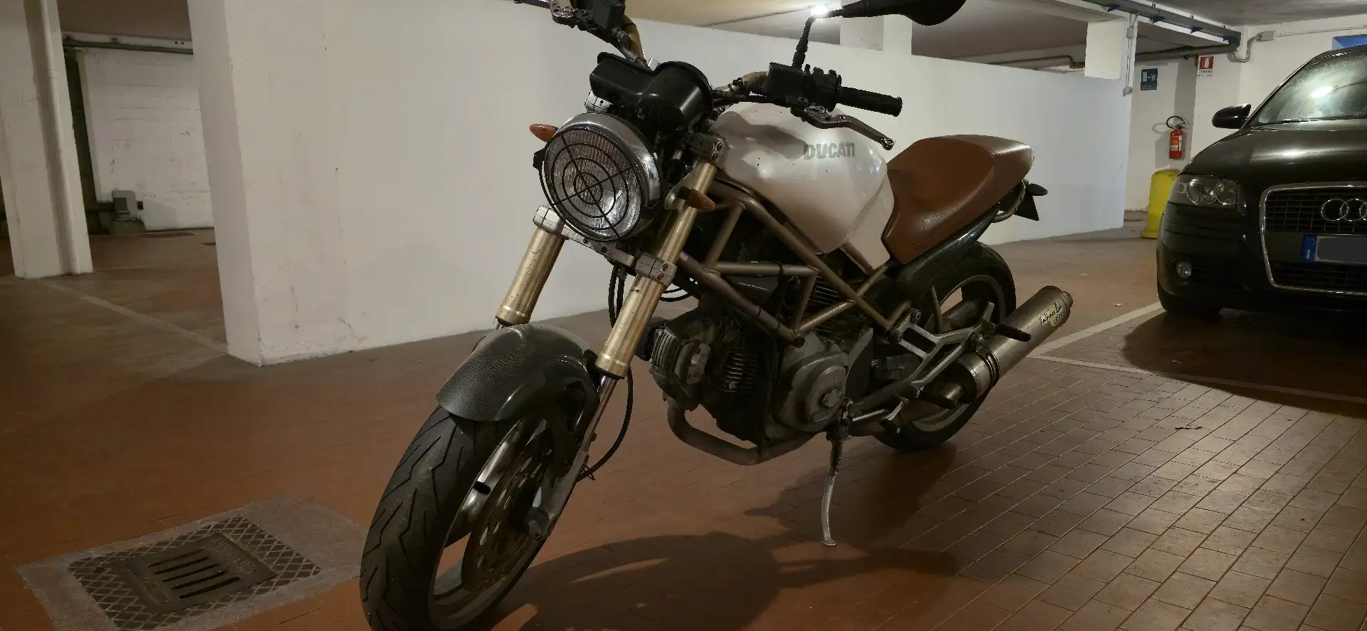 Ducati Monster 600 Blanco - 2