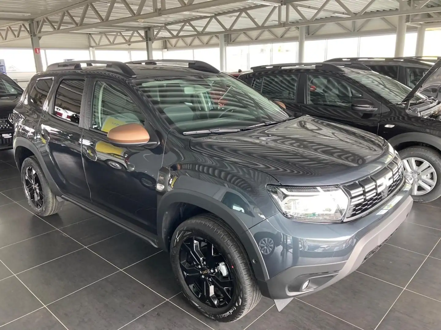 Dacia Duster EXTREME TCE 130 Gris - 2