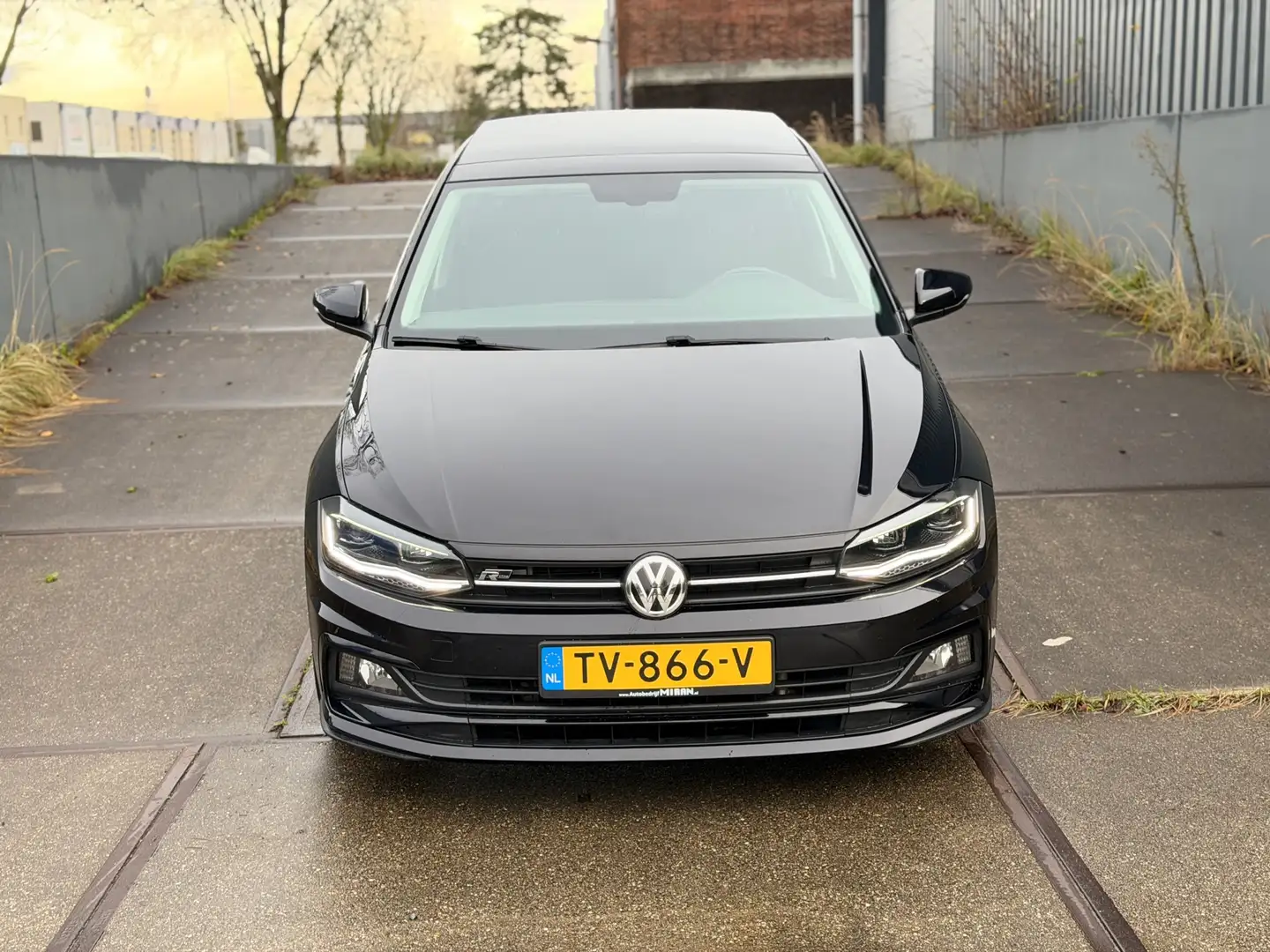 Volkswagen Polo 1.0 TSI 95PK R-Line Automaat Panoramadak Full Opti Schwarz - 2