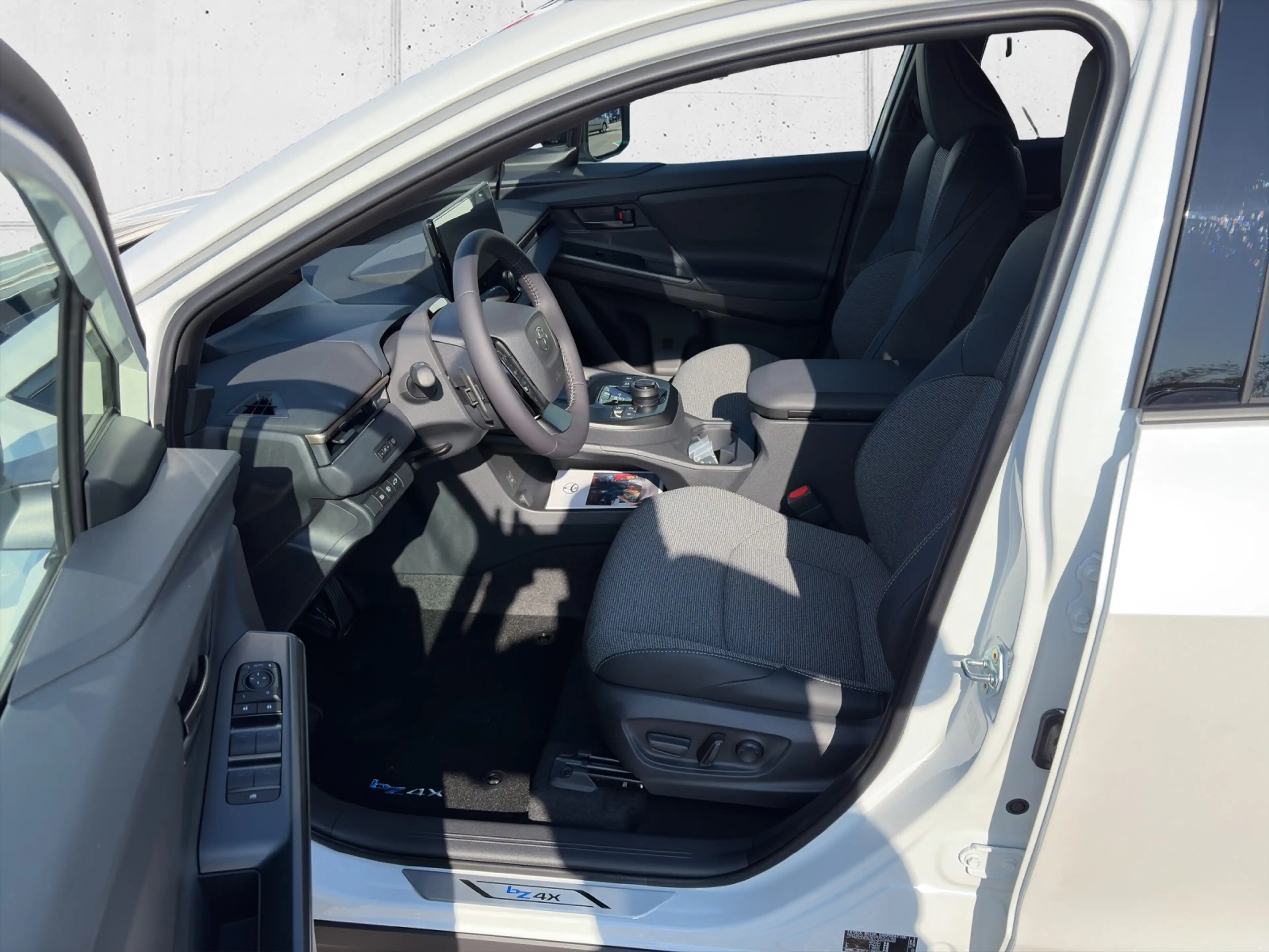 Toyota bZ4X 2WD Active Drive Elektrik 5t. — photo 7