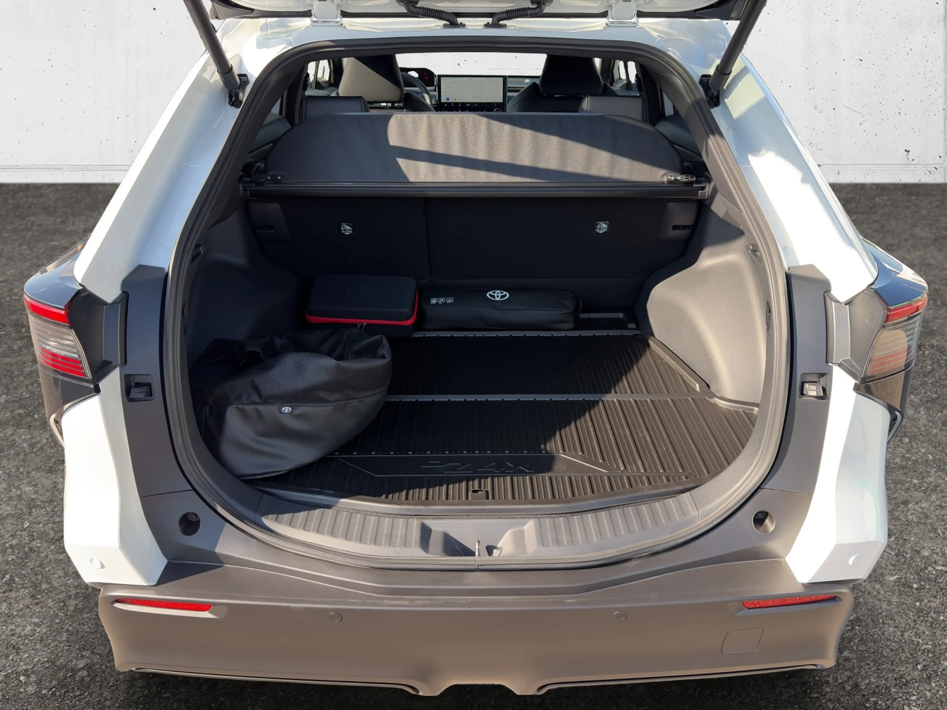 Toyota bZ4X 2WD Active Drive Elektrik 5t. — photo 9