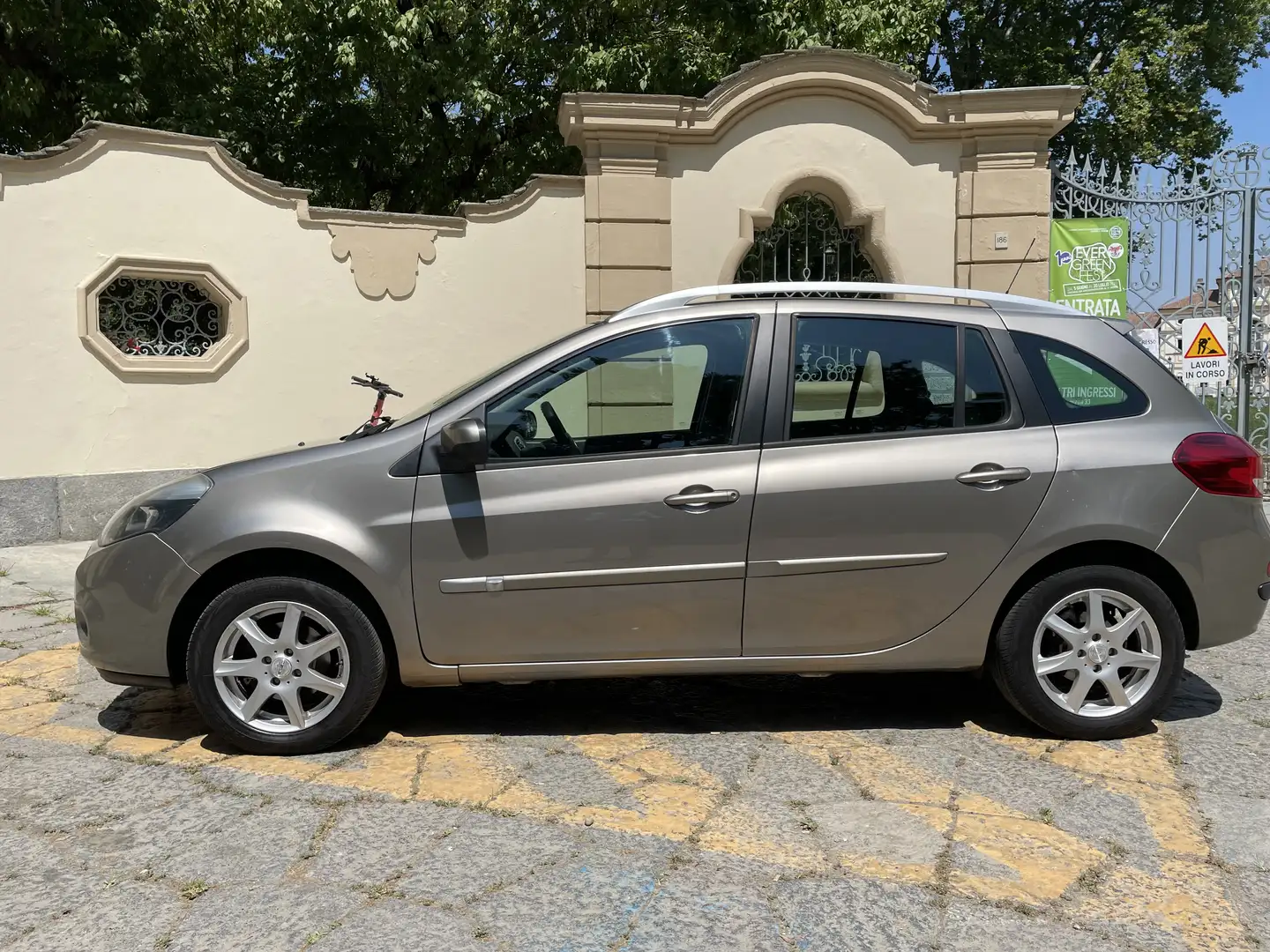 Renault Clio Sportour 1.2 16v Live! - 2