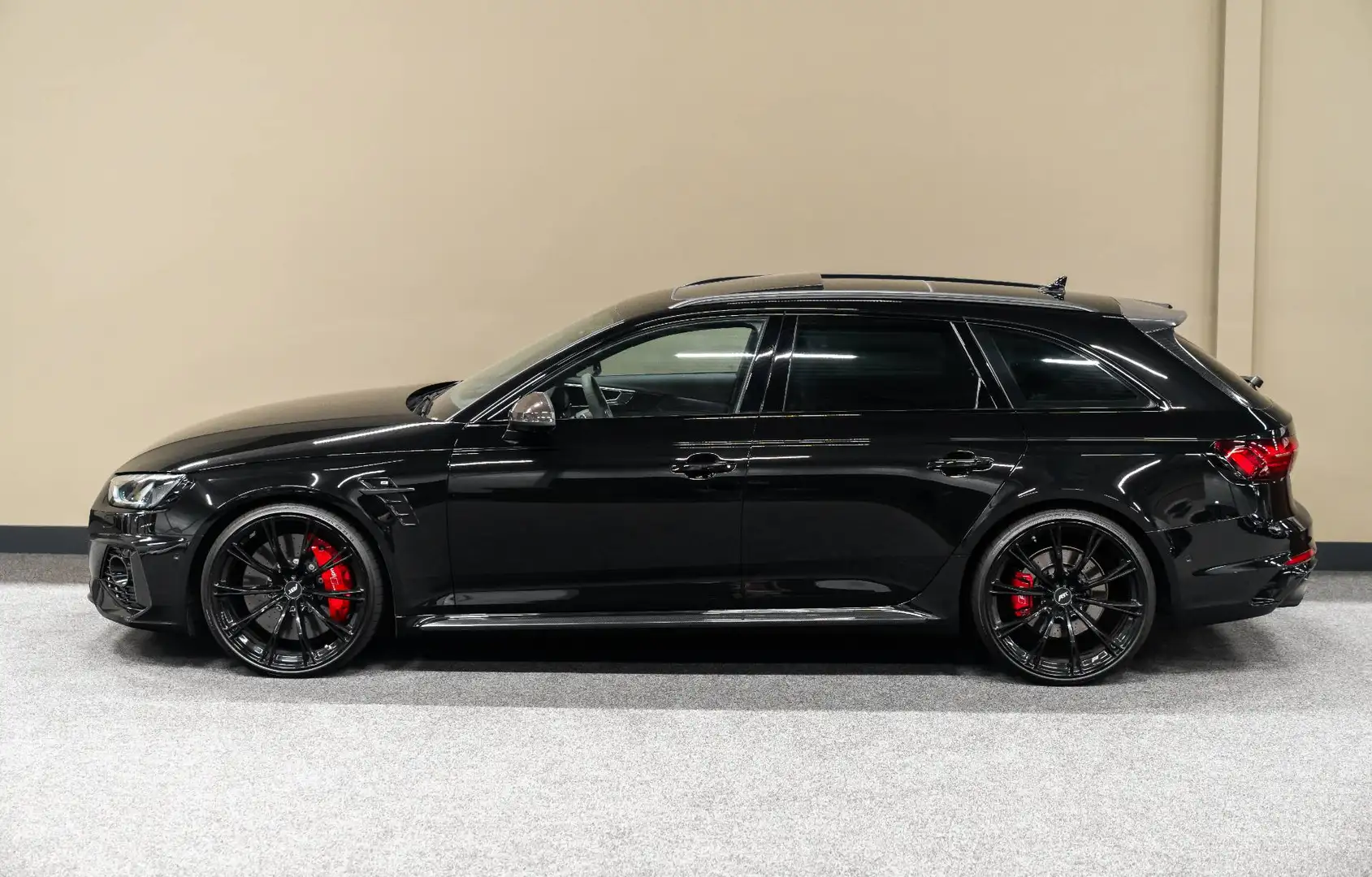 Audi RS4 ABT 530 PK KERAMISCH*MASSAGE*HEAD-UP- B&O-PANO Černá - 2