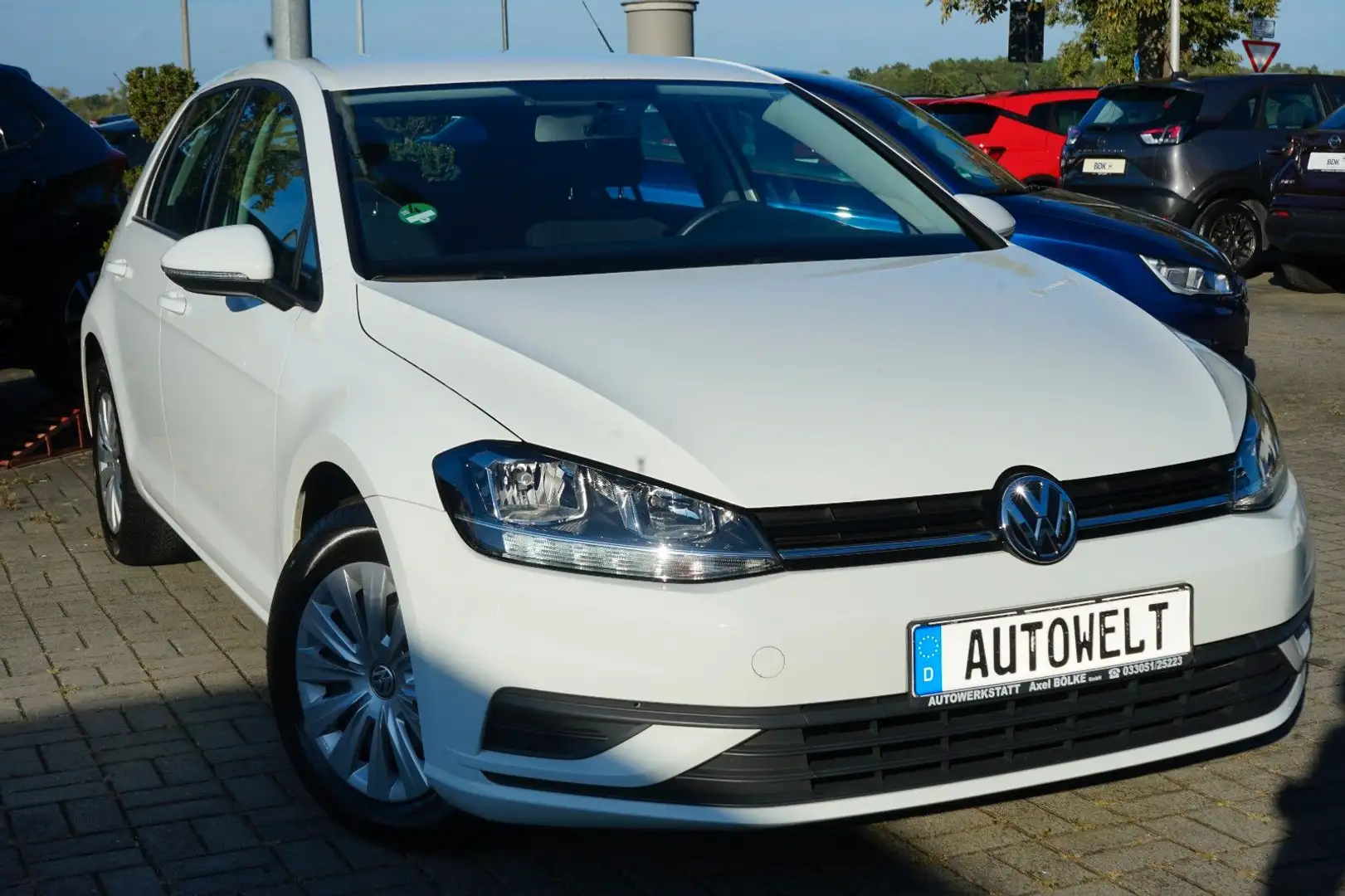 Volkswagen Golf 1.0 TSI Trendline Weiß - 2