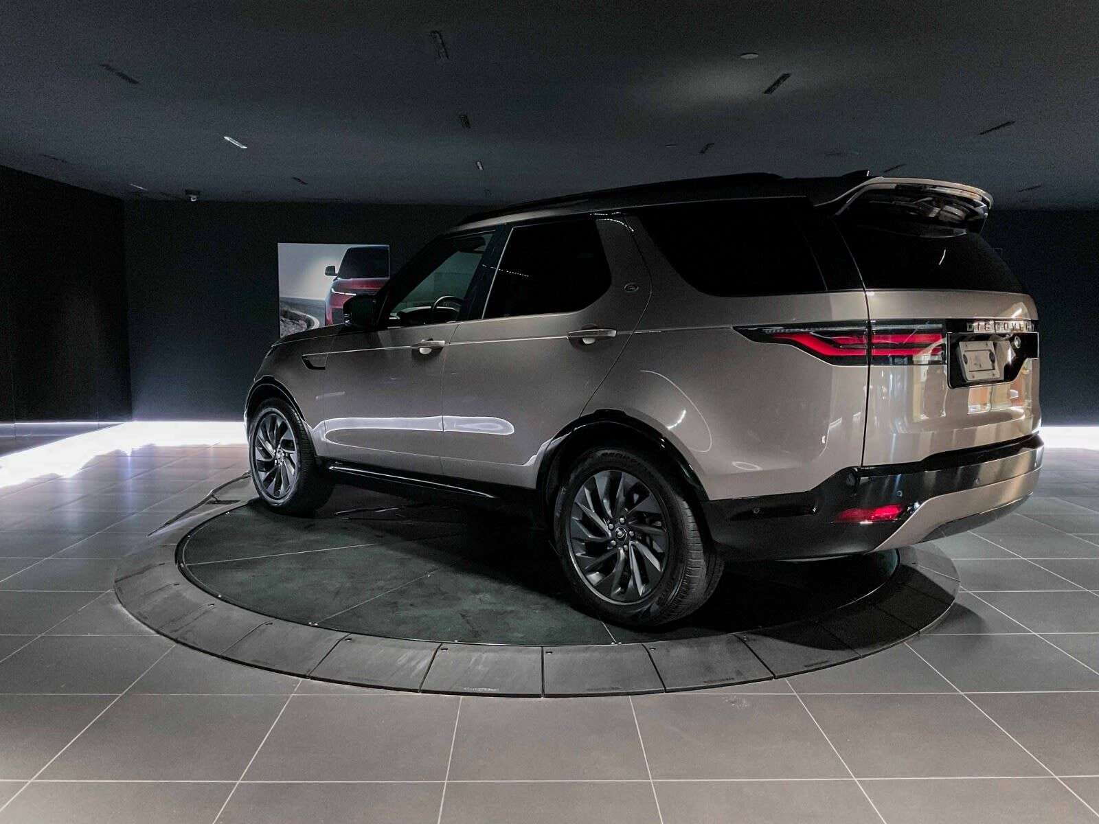 2022 Land Rover Discovery R-Dynamic S | 3rd Row Seating | Sunroof | Navigati thumb 6