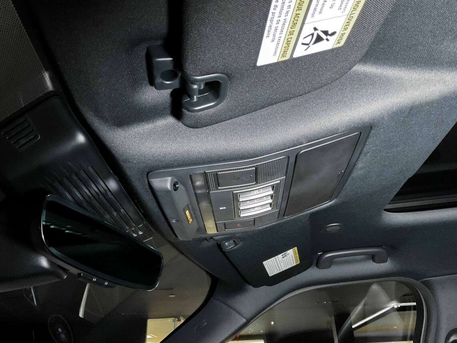 2022 Land Rover Discovery R-Dynamic S | 3rd Row Seating | Sunroof | Navigati thumb 18