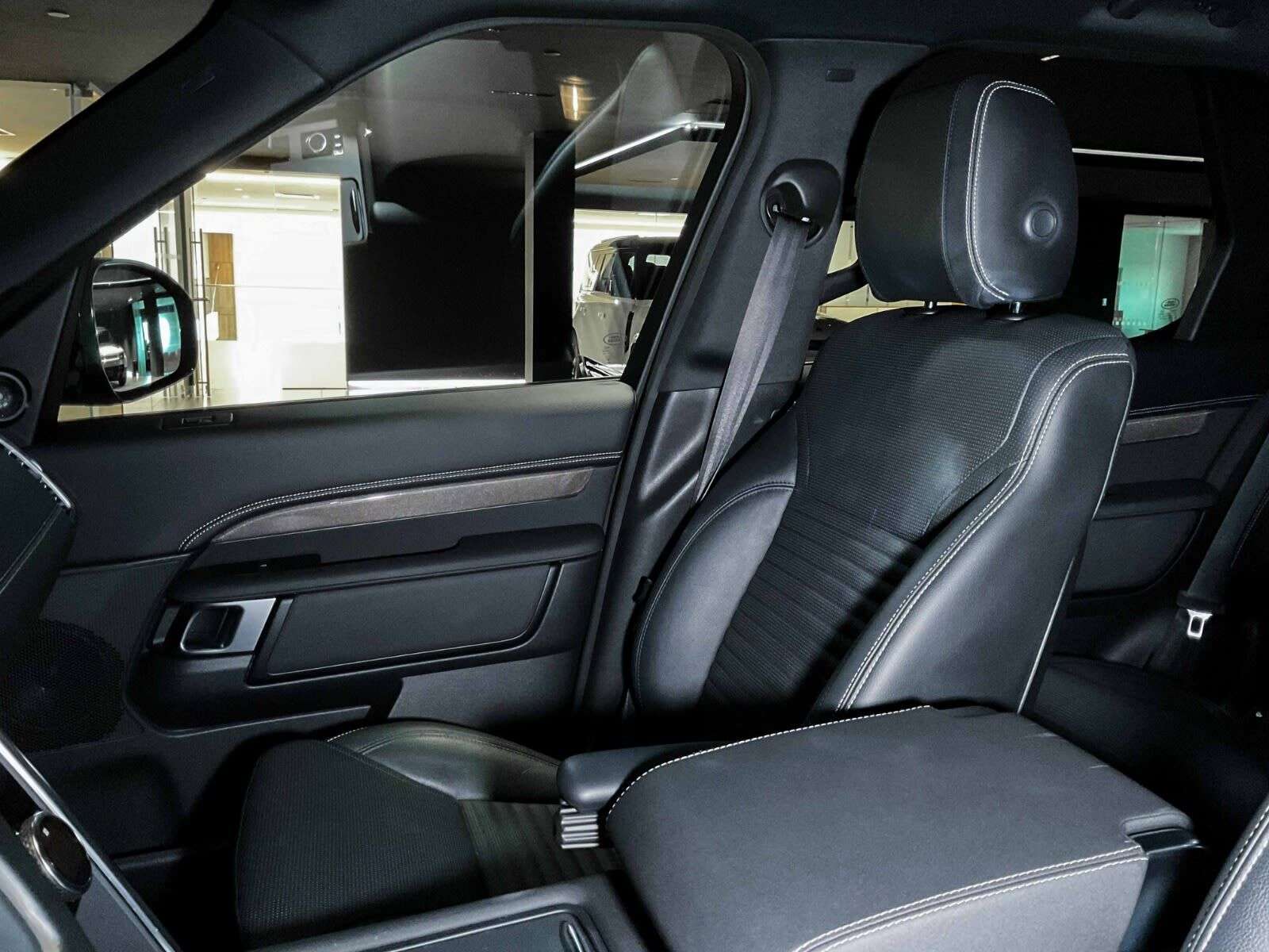 2022 Land Rover Discovery R-Dynamic S | 3rd Row Seating | Sunroof | Navigati thumb 19