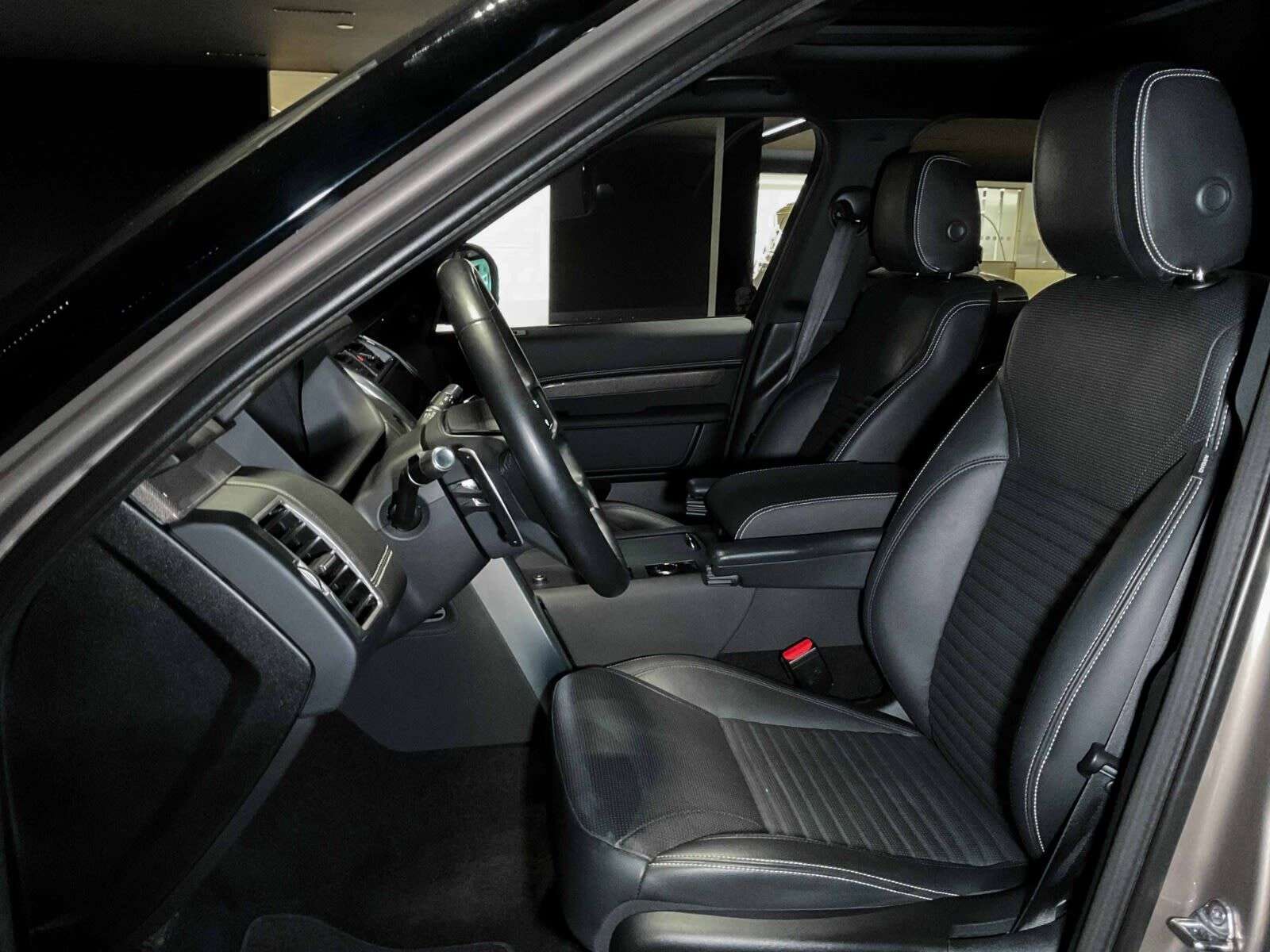 2022 Land Rover Discovery R-Dynamic S | 3rd Row Seating | Sunroof | Navigati thumb 11