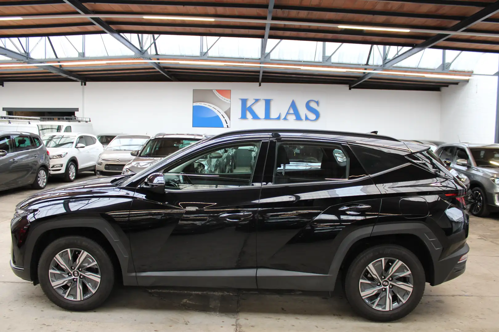 Hyundai TUCSON 1.6 CRDi+CAMERA+SIEGES CHAUFFANTS// EIRO 6d-ISC // Zwart - 2