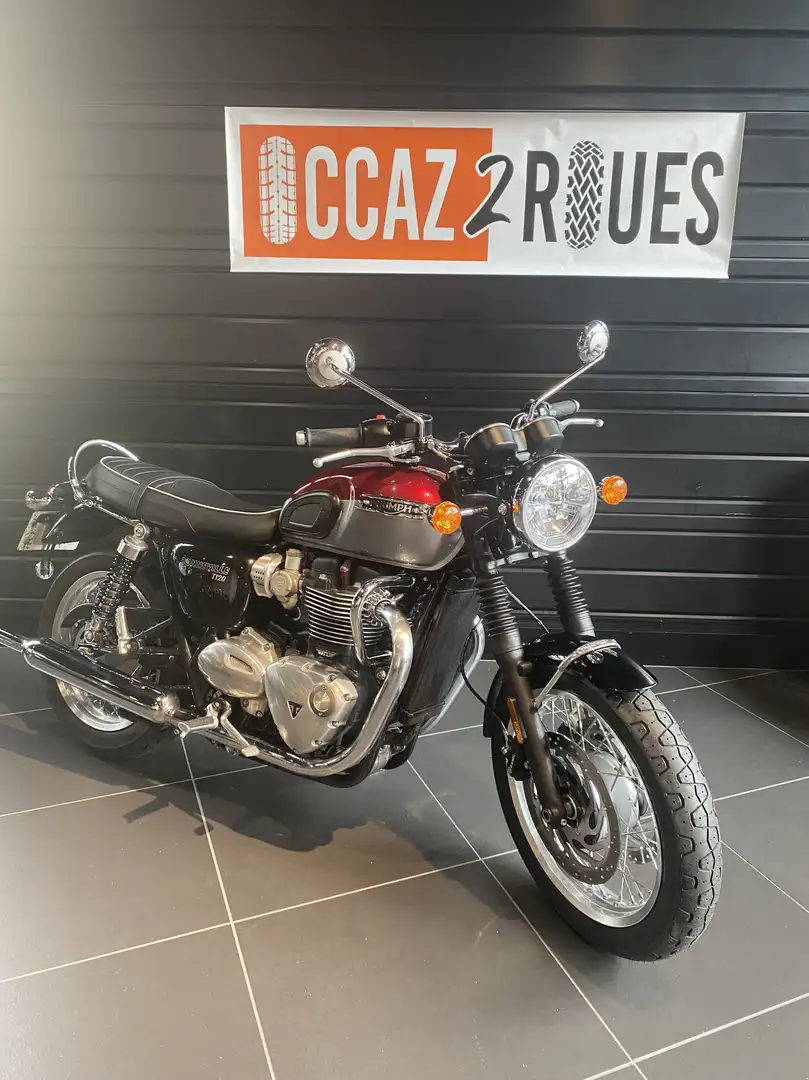 Triumph Bonneville T120 - 1