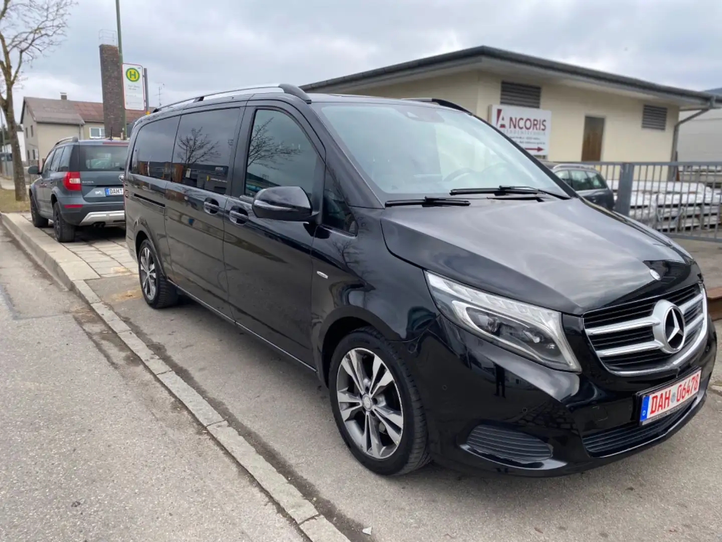 Mercedes-Benz V 250 d AVANTGARDE EDITION extral. Schwarz - 1