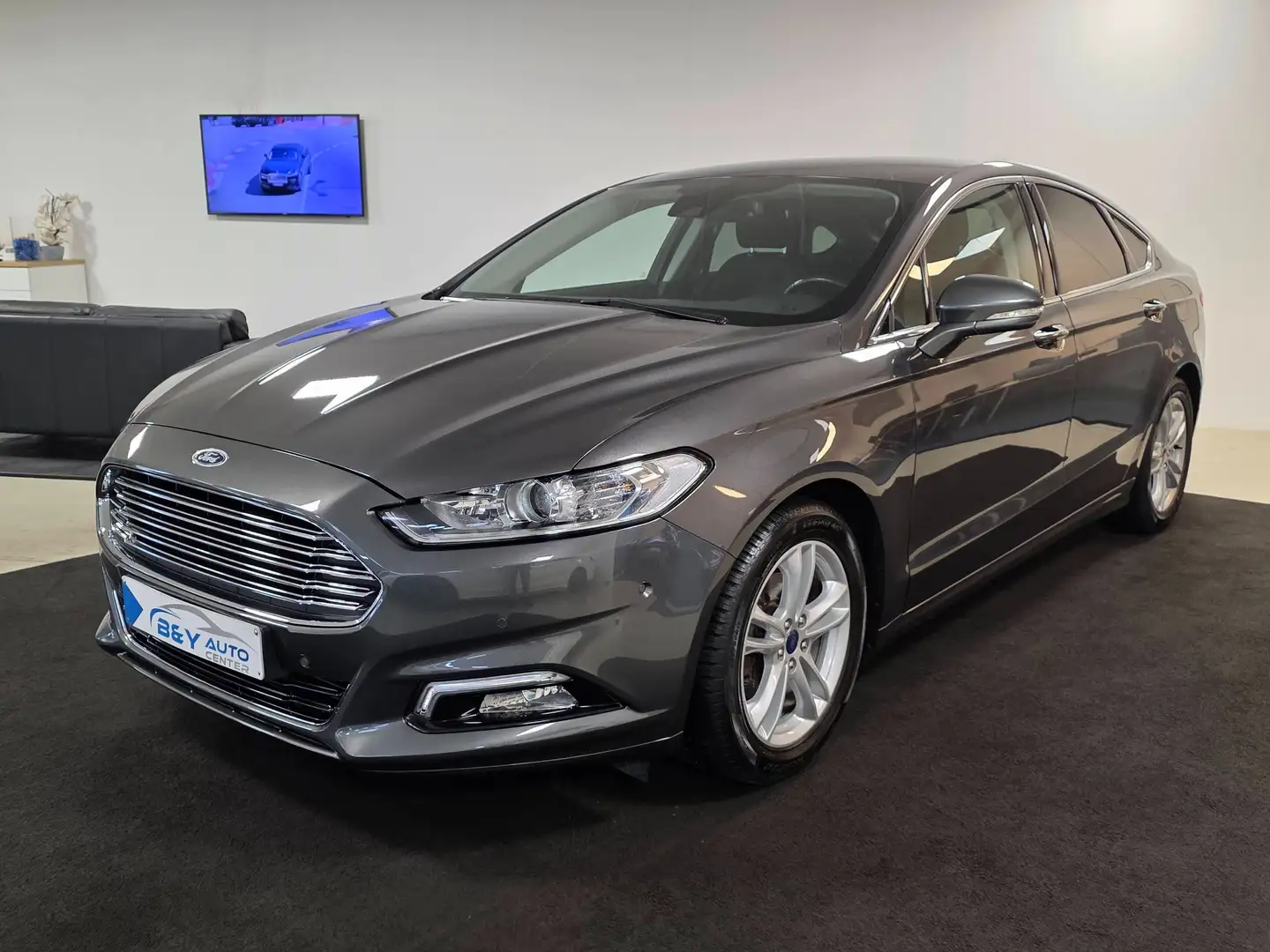 Ford Mondeo 1.5 EcoBoost Start-Stop Titanium ** 54751 km ** Grijs - 1