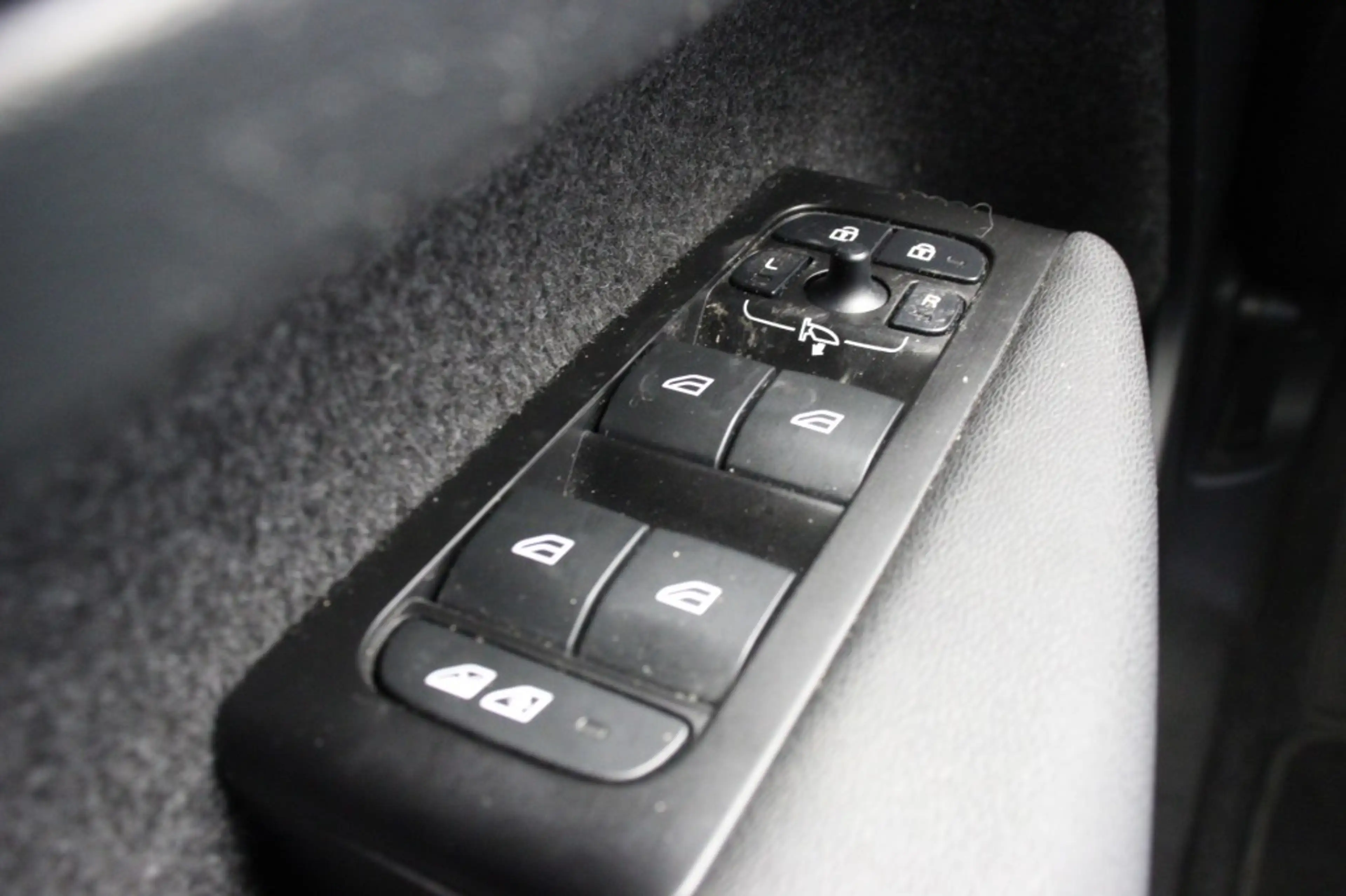 Volvo XC40 C40 Recharge Twin 78 kWh - Panorama, Carplay, 360 — photo 34