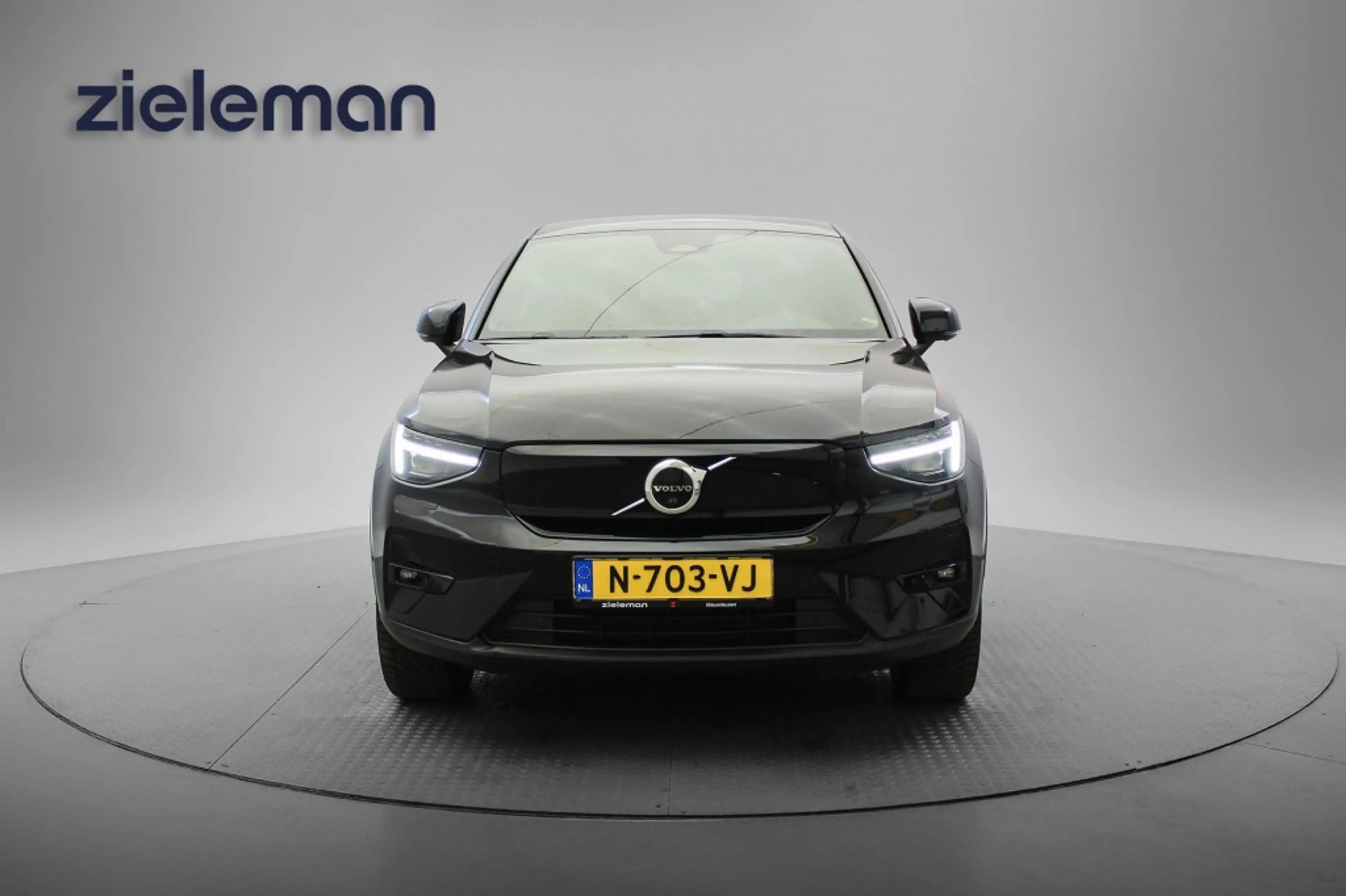 Volvo XC40 C40 Recharge Twin 78 kWh - Panorama, Carplay, 360 — photo 18