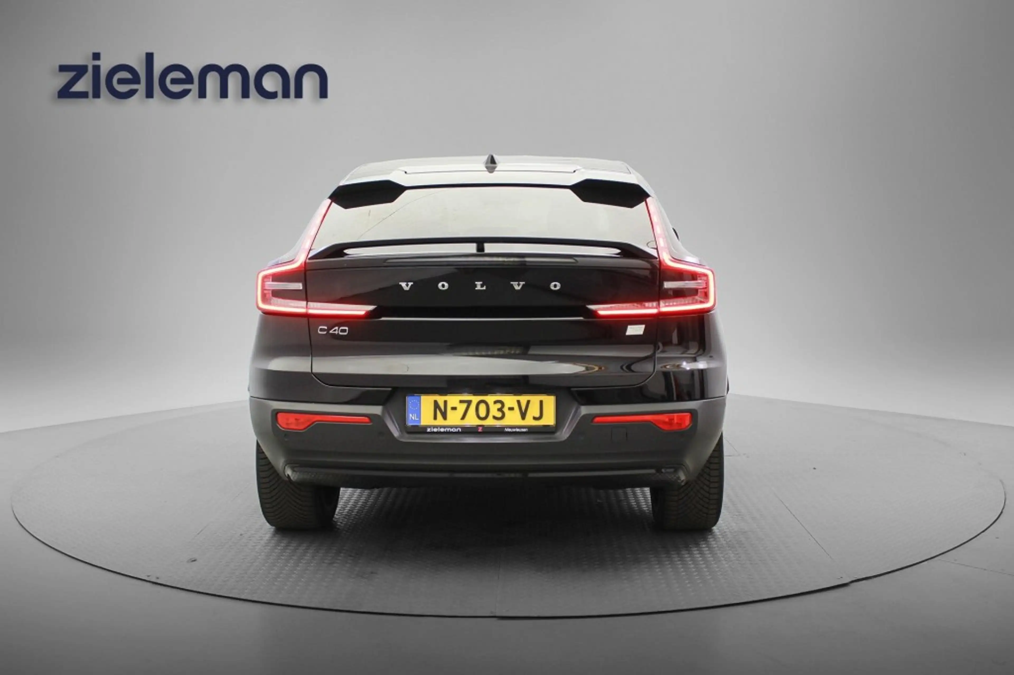 Volvo XC40 C40 Recharge Twin 78 kWh - Panorama, Carplay, 360 — photo 21