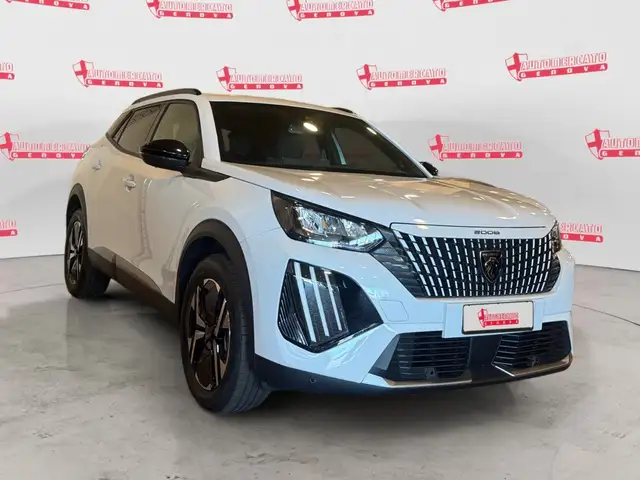Peugeot 2008 view 3