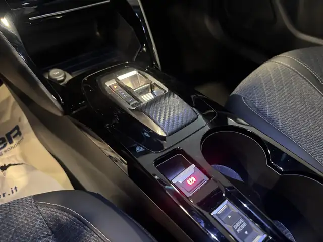 Peugeot 2008 view 14