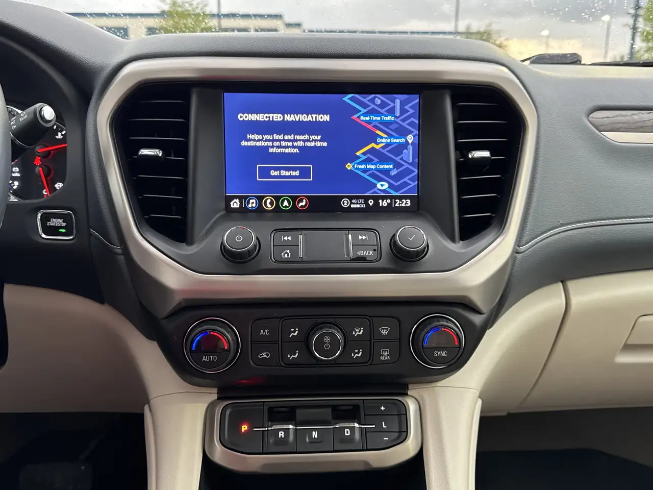 GMC Acadia снимка GMC Acadia